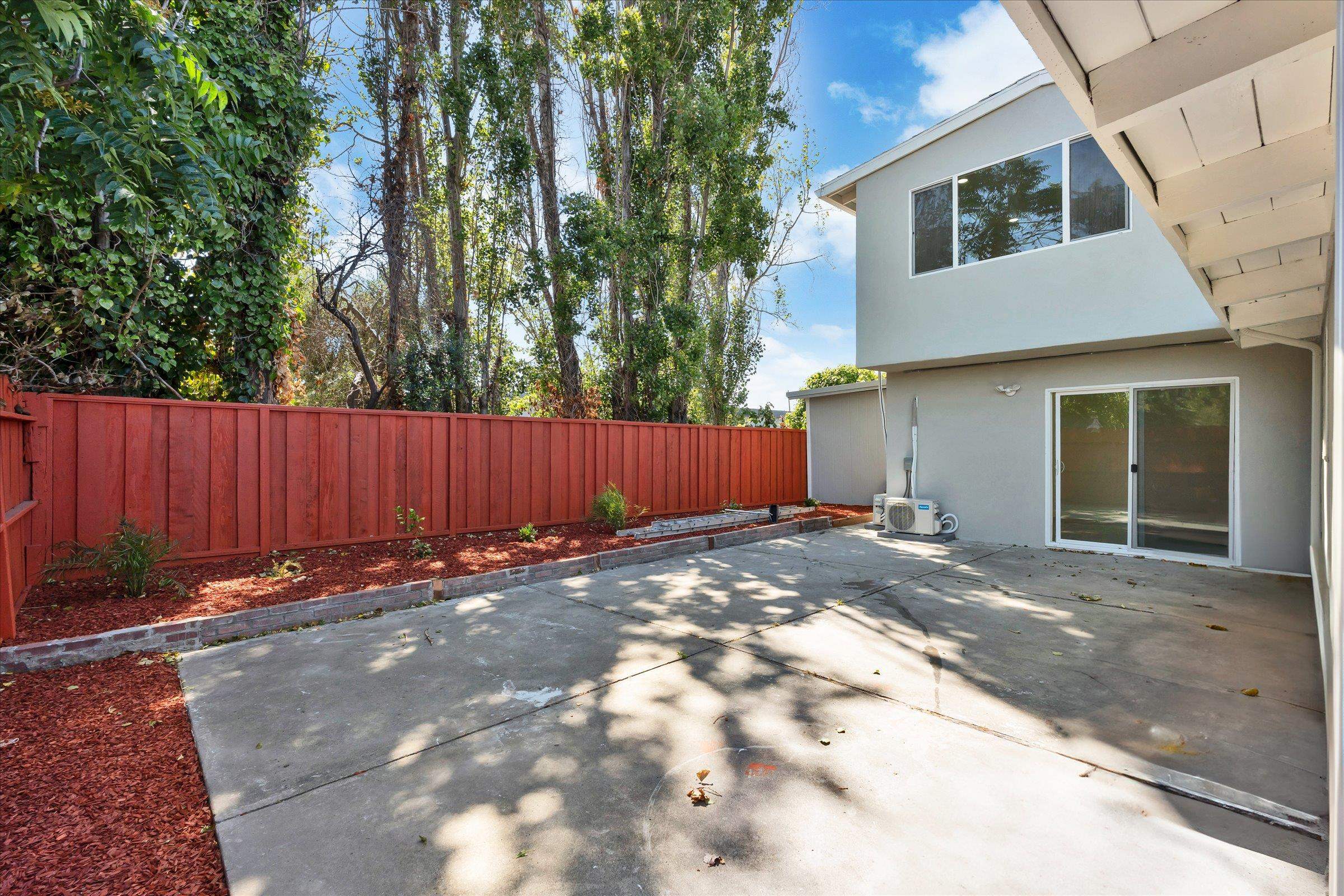 Detail Gallery Image 5 of 34 For 28315 Rochelle Ave, Hayward,  CA 94544 - 5 Beds | 3 Baths