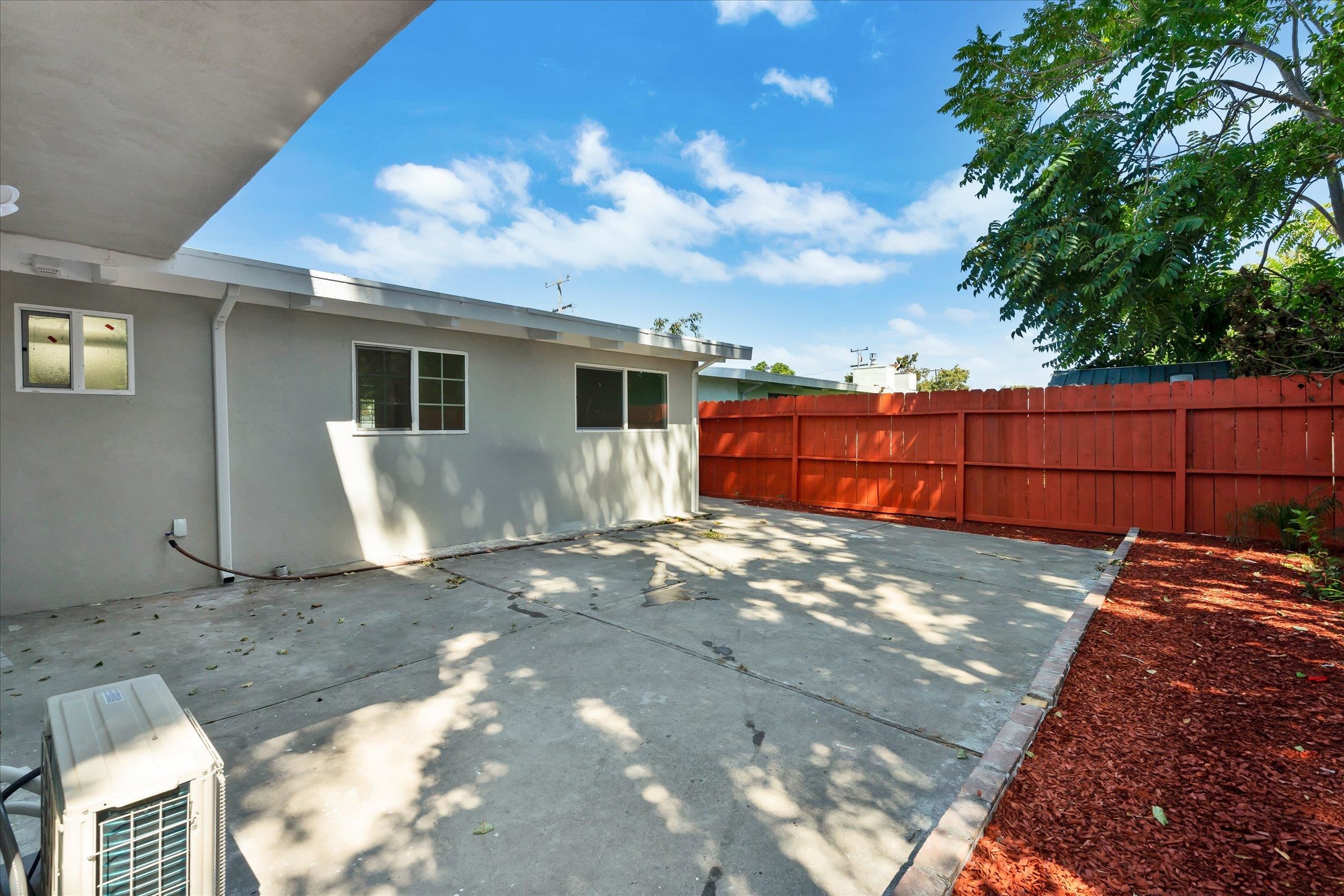 Detail Gallery Image 6 of 34 For 28315 Rochelle Ave, Hayward,  CA 94544 - 5 Beds | 3 Baths