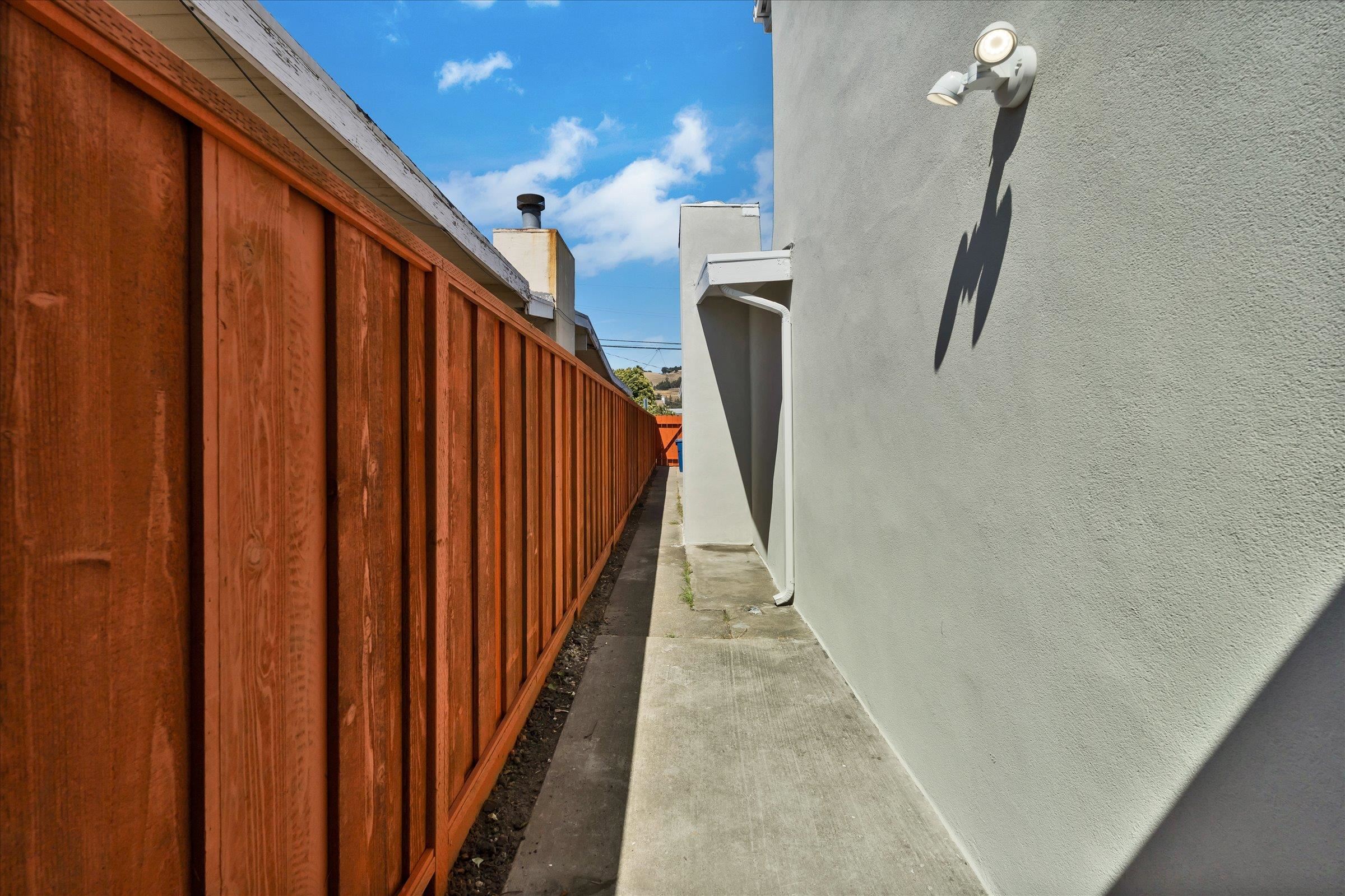 Detail Gallery Image 8 of 34 For 28315 Rochelle Ave, Hayward,  CA 94544 - 5 Beds | 3 Baths