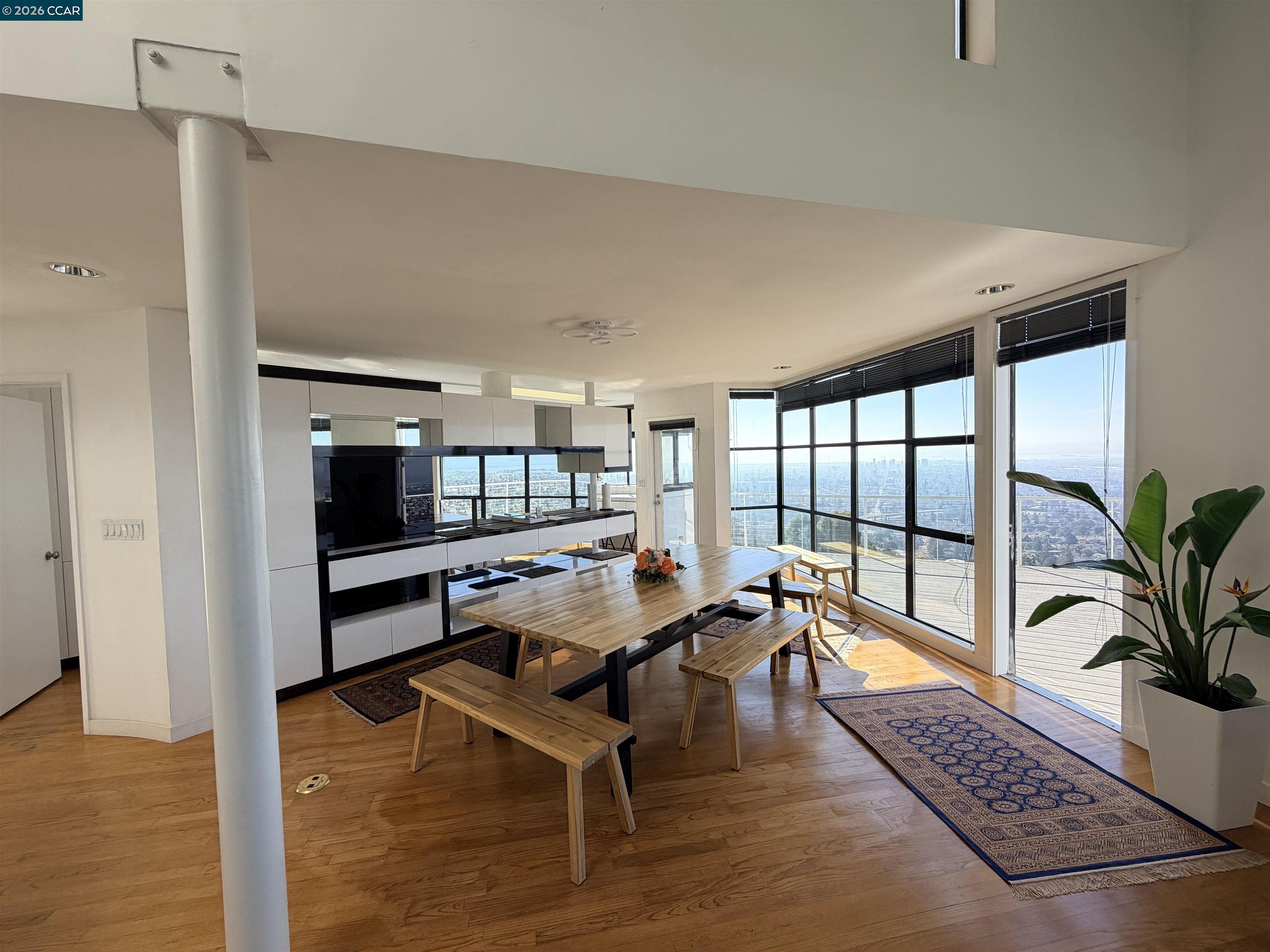 Detail Gallery Image 5 of 21 For , Berkeley,  CA 94705 - 3 Beds | 3 Baths