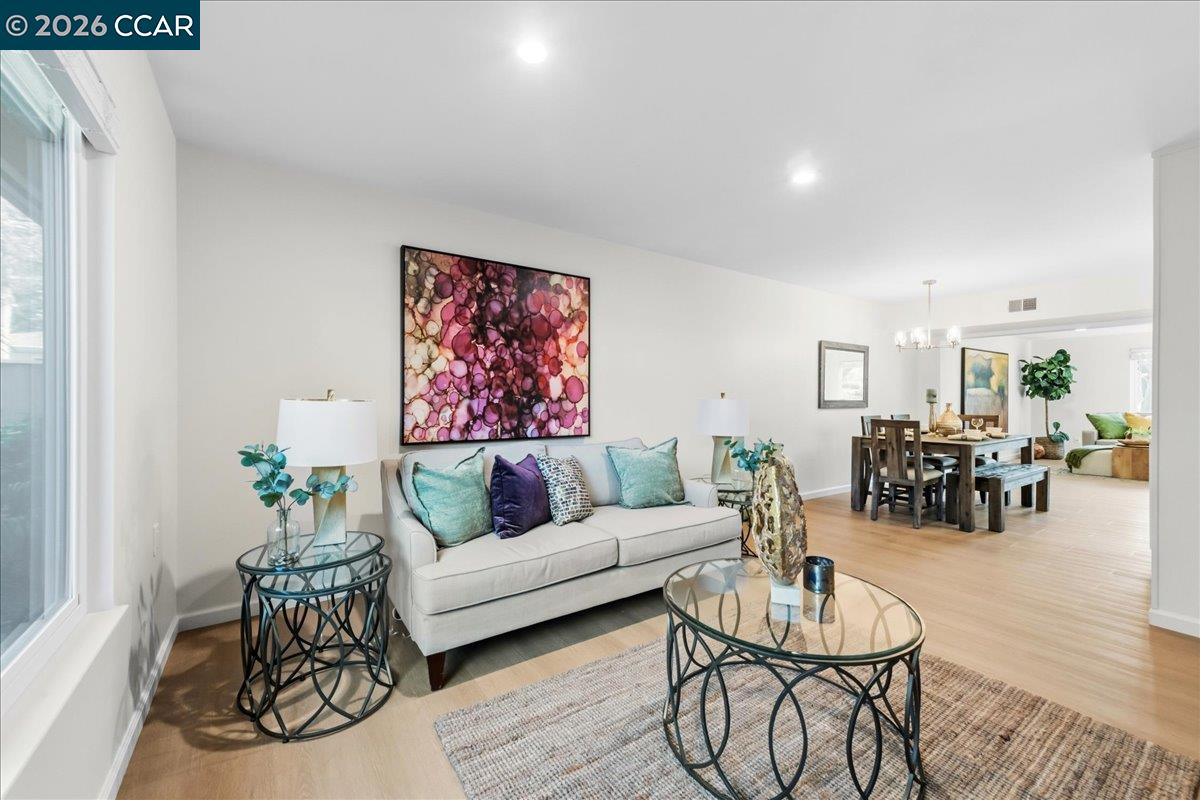 Photo #11: 41122996 Listing: Photo #11