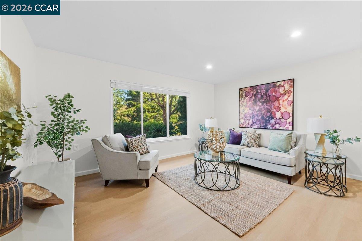 Photo #8: 41122996 Listing: Photo #8