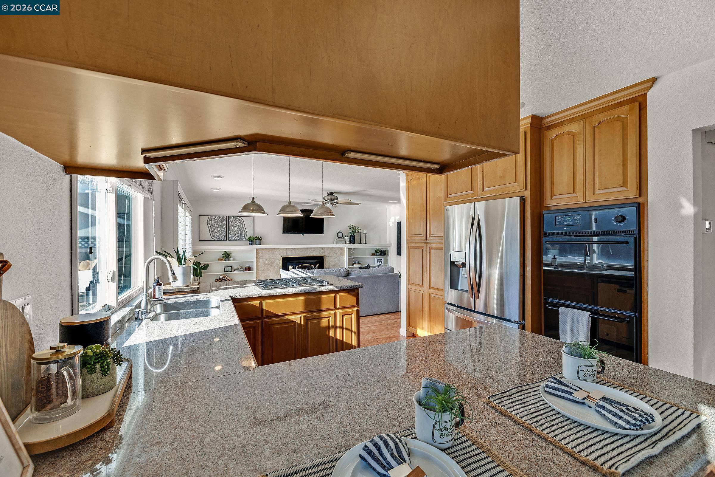 Detail Gallery Image 7 of 38 For 9597 Davona Dr, San Ramon,  CA 94583 - 4 Beds | 2/1 Baths