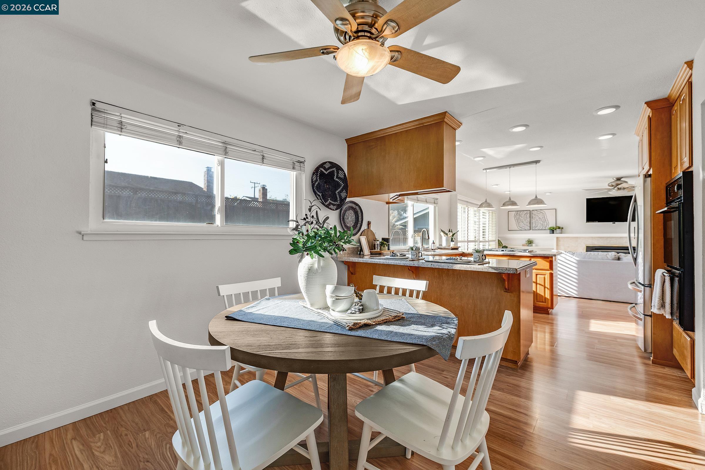 Detail Gallery Image 9 of 38 For 9597 Davona Dr, San Ramon,  CA 94583 - 4 Beds | 2/1 Baths