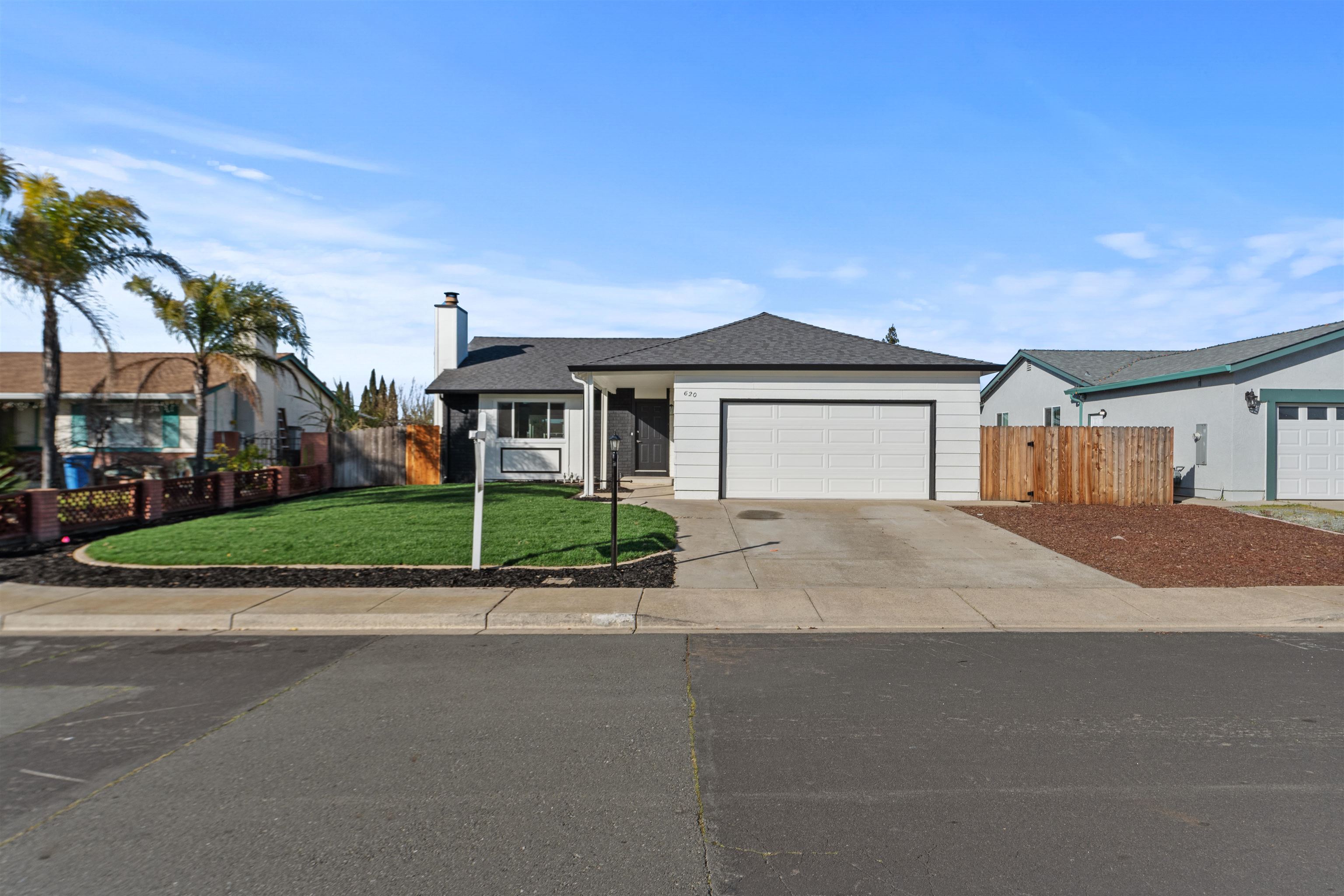 Detail Gallery Image 2 of 11 For 620 Almond Dr, Oakley,  CA 94561 - 4 Beds | 2 Baths