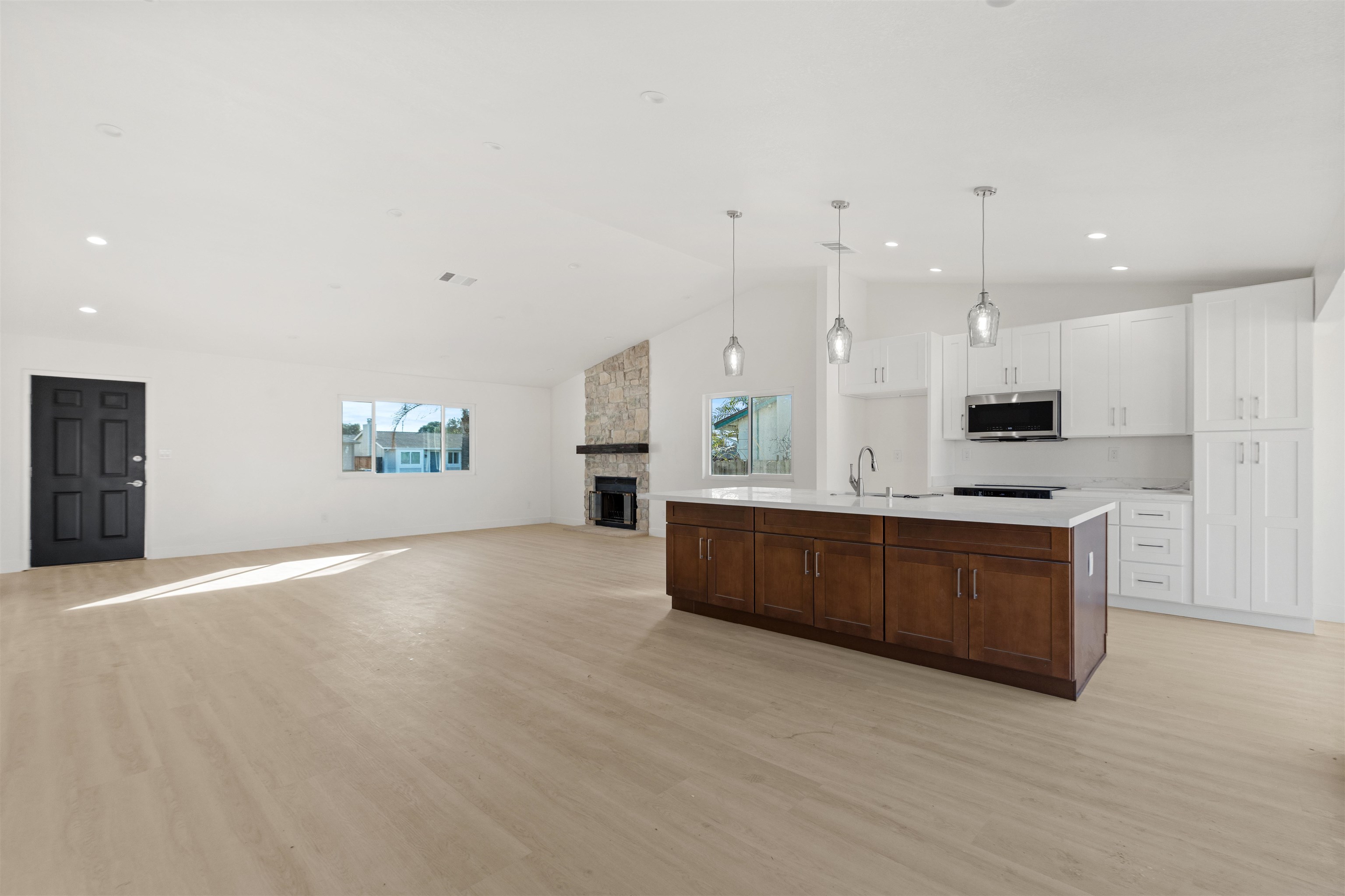 Detail Gallery Image 5 of 11 For 620 Almond Dr, Oakley,  CA 94561 - 4 Beds | 2 Baths