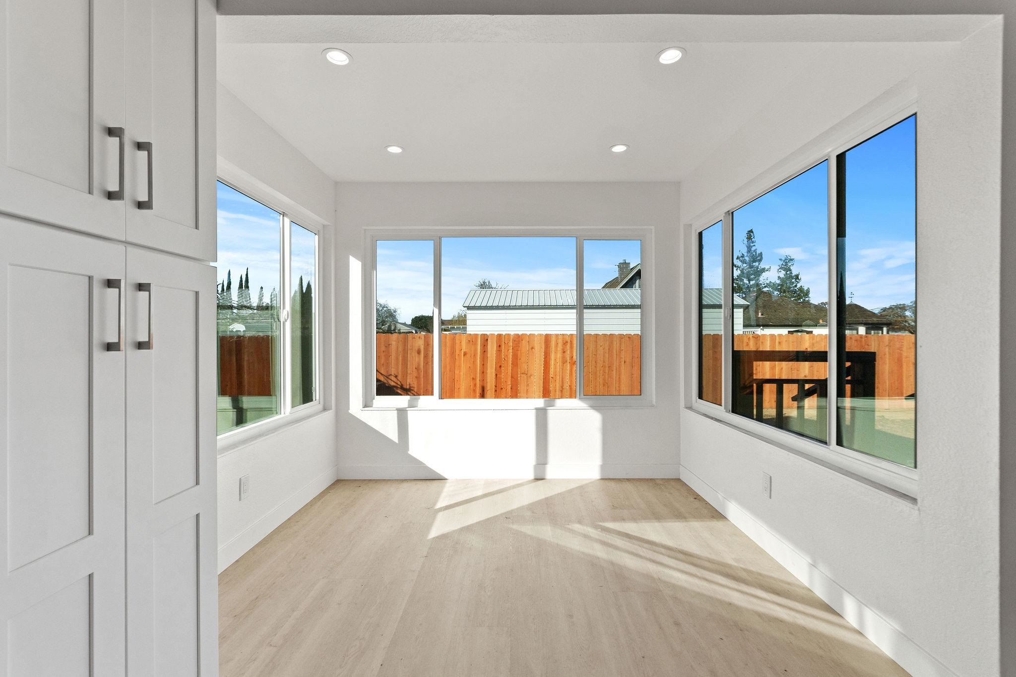 Detail Gallery Image 7 of 11 For 620 Almond Dr, Oakley,  CA 94561 - 4 Beds | 2 Baths