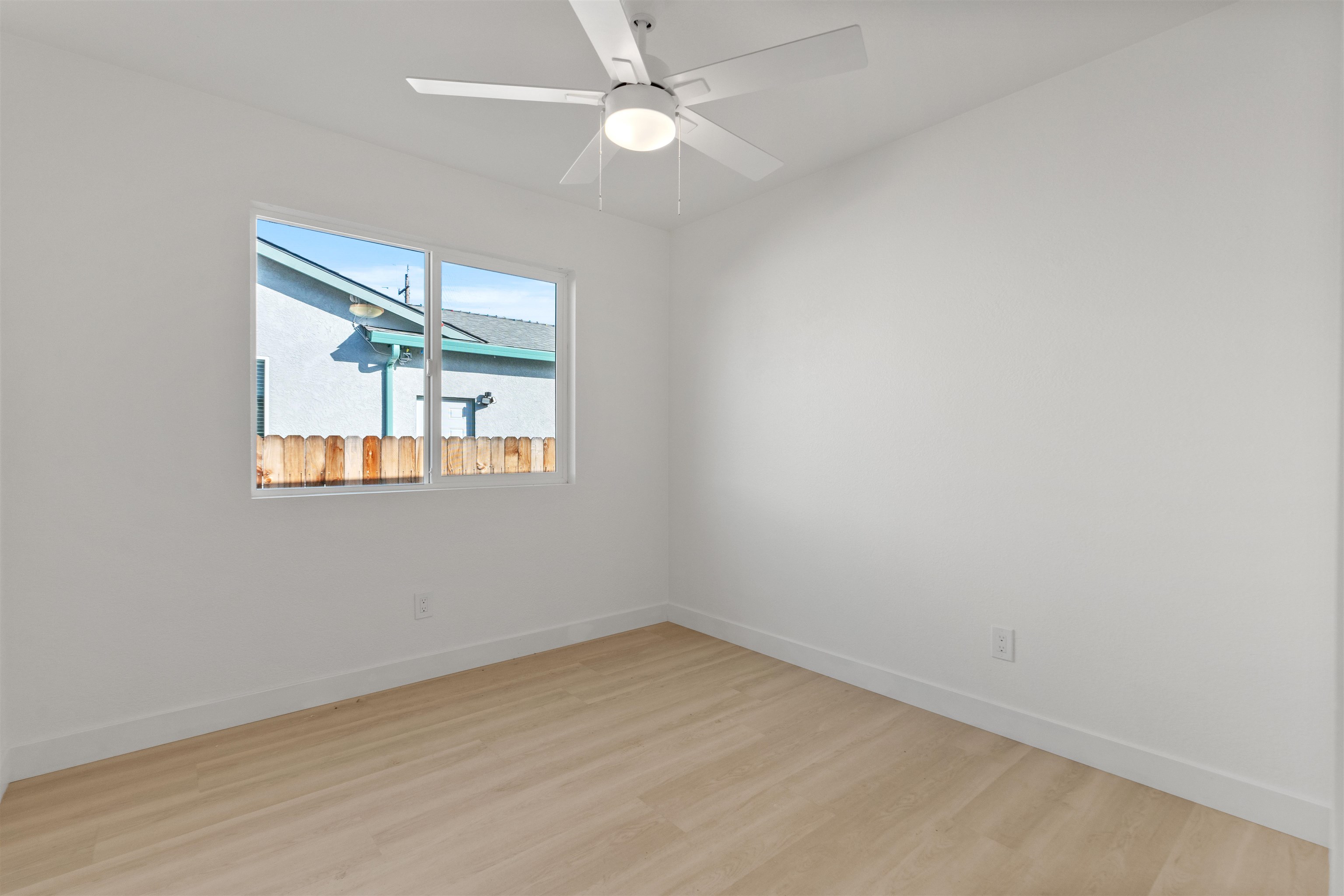 Detail Gallery Image 8 of 11 For 620 Almond Dr, Oakley,  CA 94561 - 4 Beds | 2 Baths