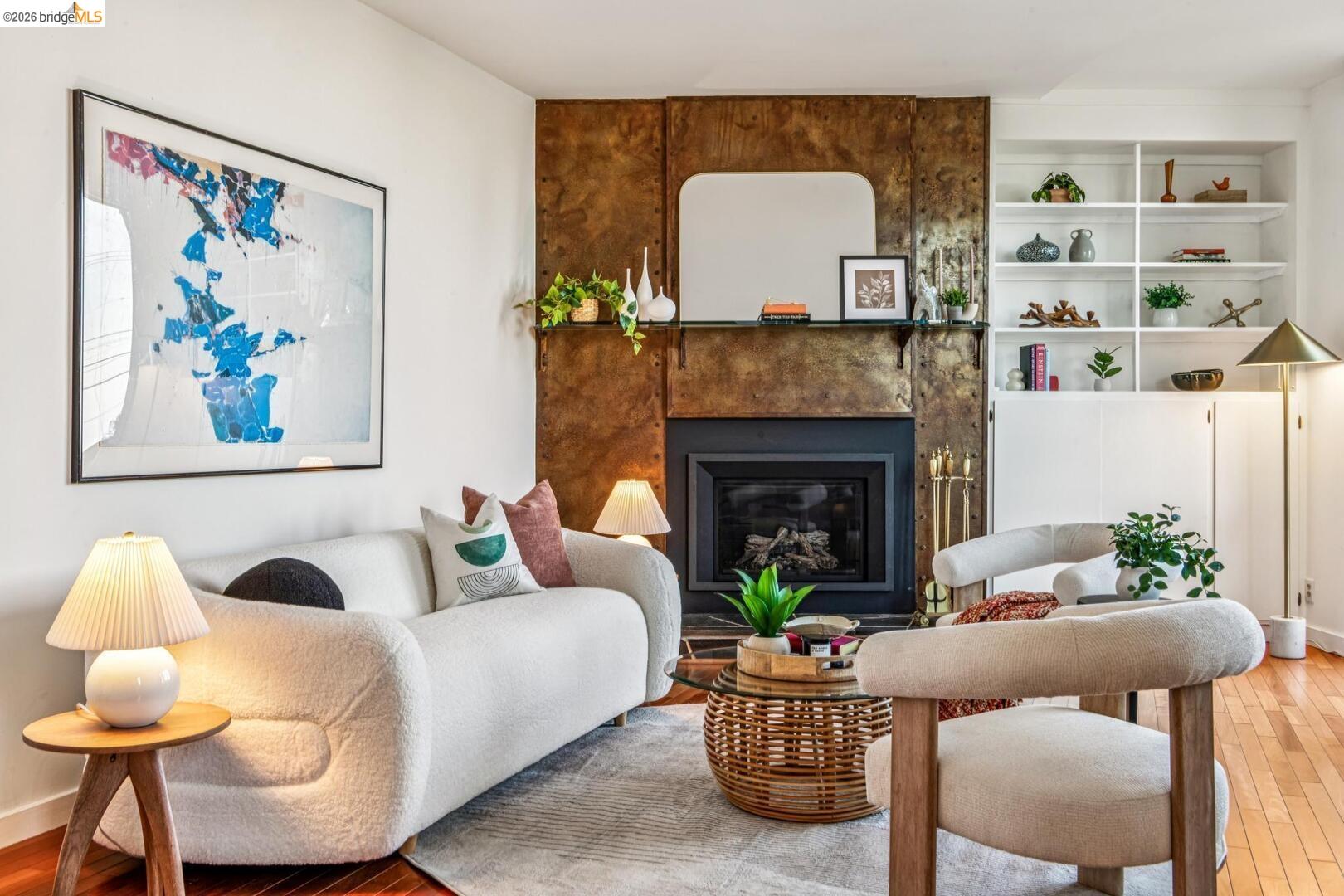 Detail Gallery Image 2 of 22 For 935 Grizzly Peak Blvd, Berkeley,  CA 94708 - 4 Beds | 2/1 Baths