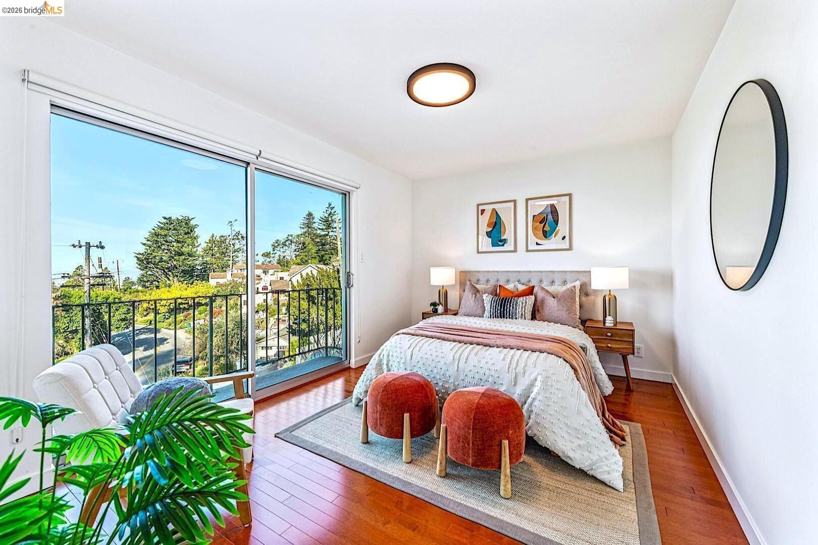 Detail Gallery Image 14 of 20 For 935 Grizzly Peak Blvd, Berkeley,  CA 94708 - 4 Beds | 2/1 Baths