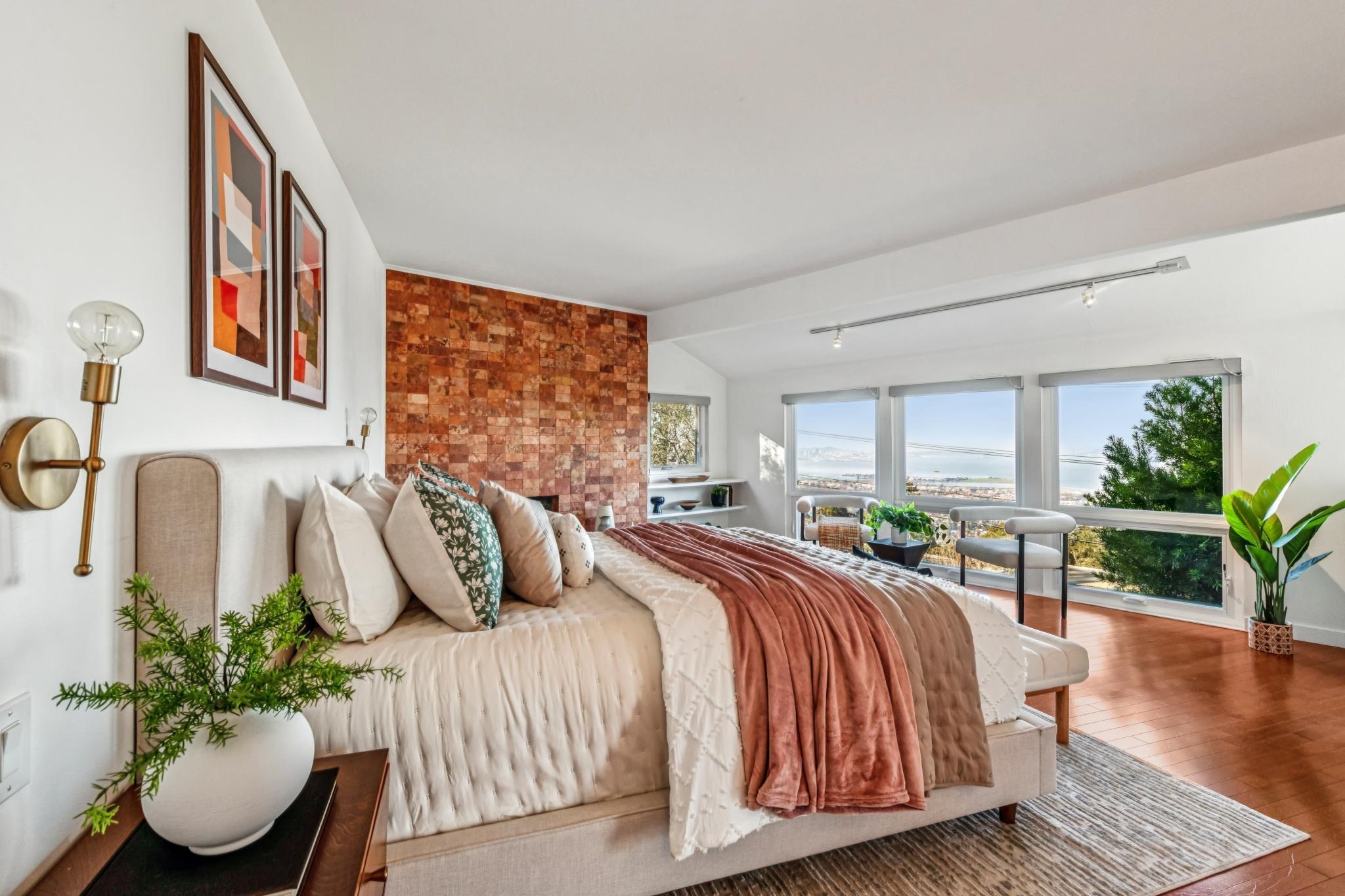 Detail Gallery Image 18 of 35 For 935 Grizzly Peak Blvd, Berkeley,  CA 94708 - 4 Beds | 2/1 Baths