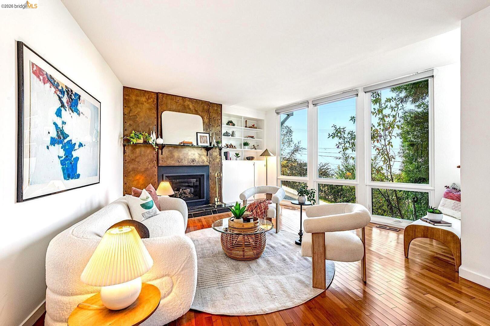 Detail Gallery Image 5 of 20 For 935 Grizzly Peak Blvd, Berkeley,  CA 94708 - 4 Beds | 2/1 Baths