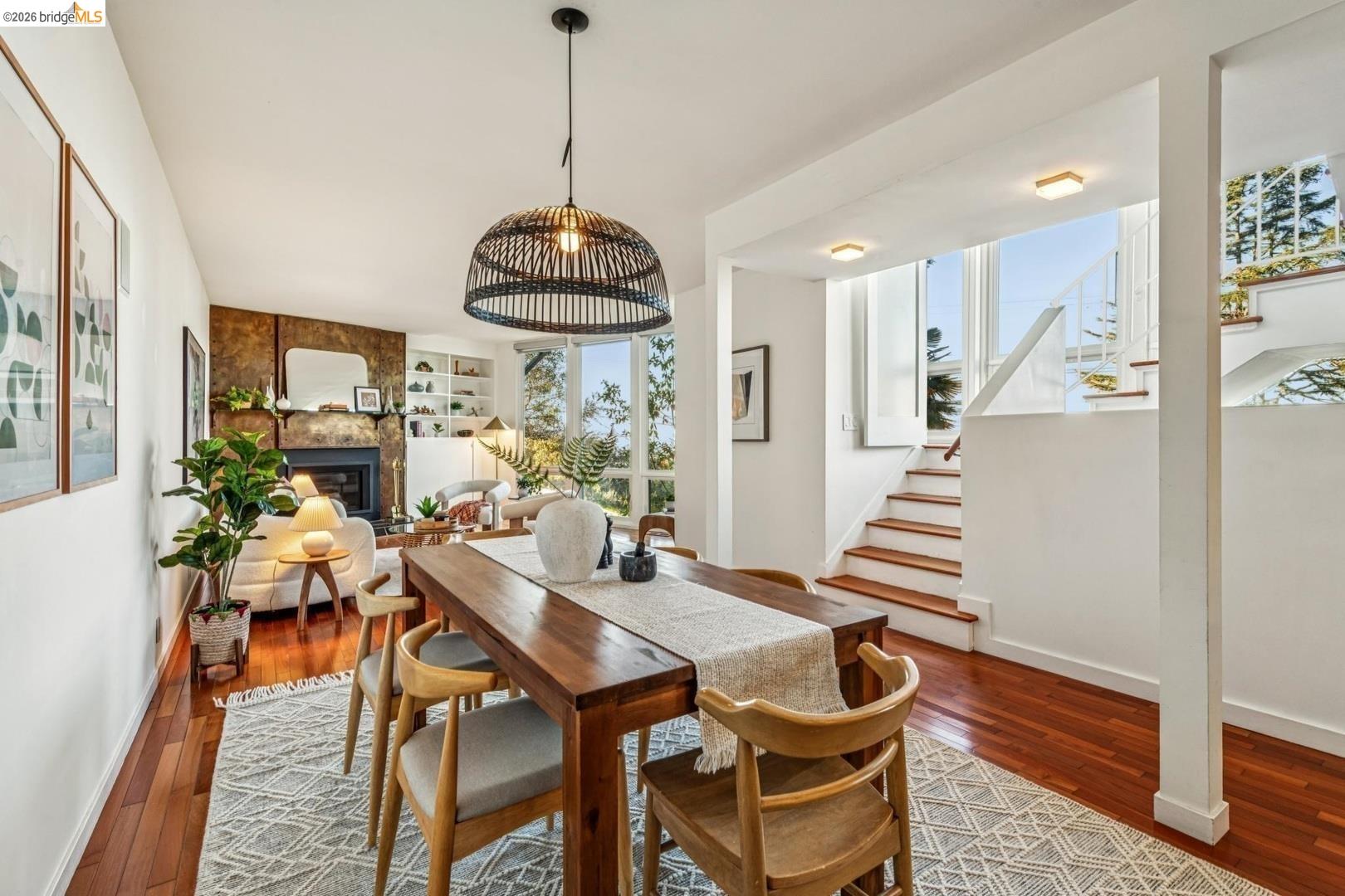 Detail Gallery Image 7 of 22 For 935 Grizzly Peak Blvd, Berkeley,  CA 94708 - 4 Beds | 2/1 Baths