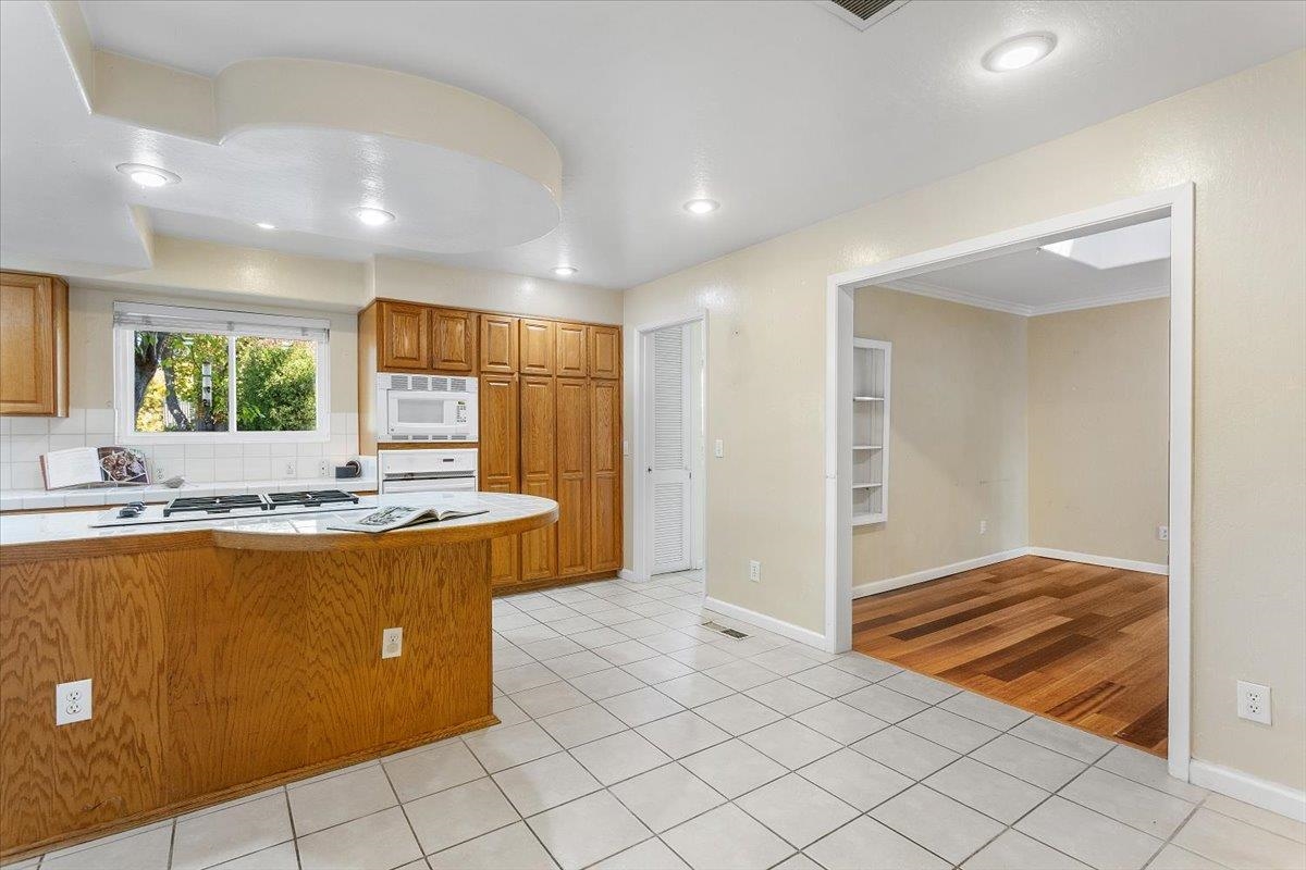 Photo #8: 41123007 Listing: Photo #8