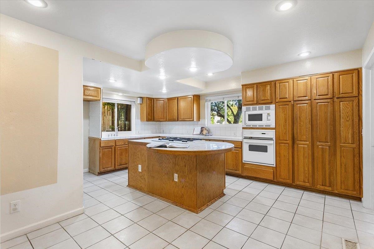 Photo #9: 41123007 Listing: Photo #9