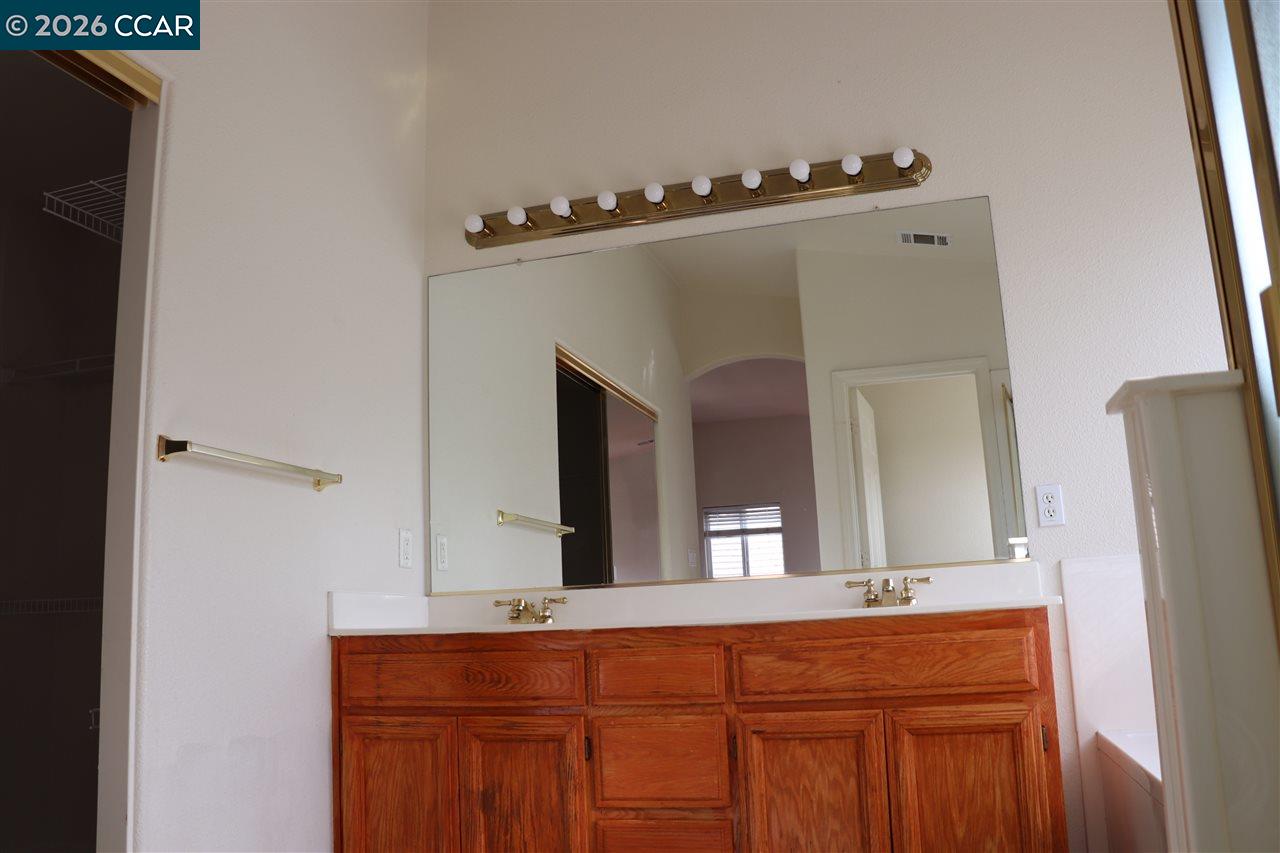 Detail Gallery Image 22 of 34 For 4037 Coleman Circle, Richmond,  CA 94806 - 4 Beds | 3/3 Baths