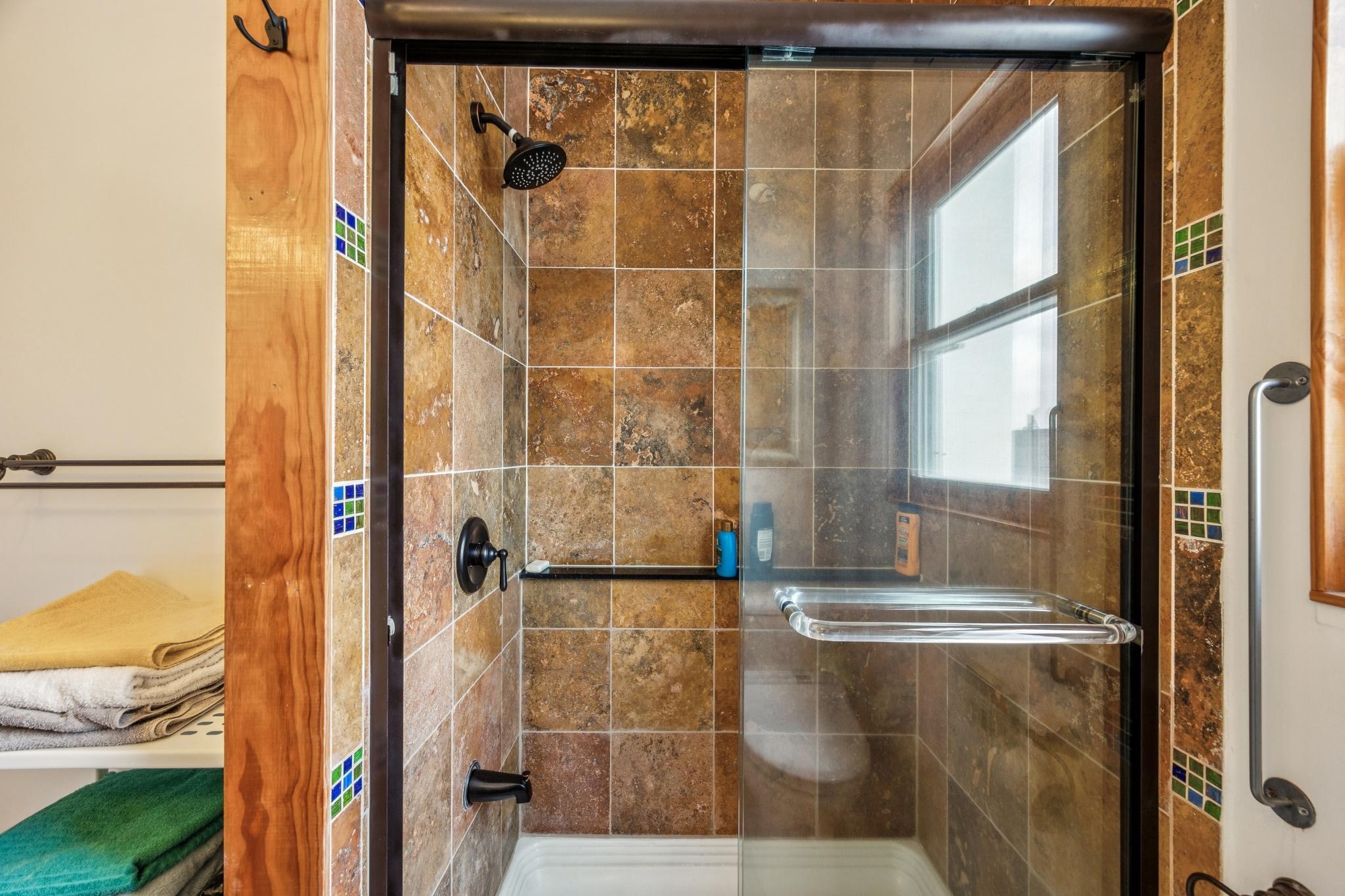 Detail Gallery Image 16 of 48 For 356-360 24th St, Oakland,  CA 94612 - – Beds | – Baths