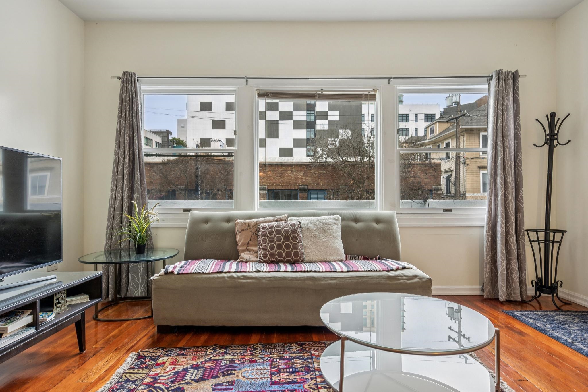 Detail Gallery Image 23 of 48 For 356-360 24th St, Oakland,  CA 94612 - – Beds | – Baths