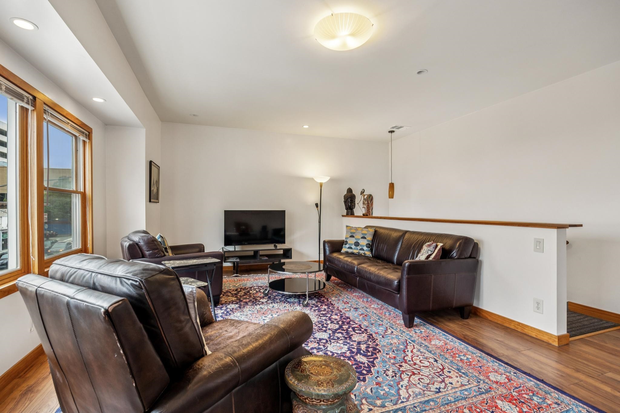 Detail Gallery Image 5 of 48 For 356-360 24th St, Oakland,  CA 94612 - – Beds | – Baths