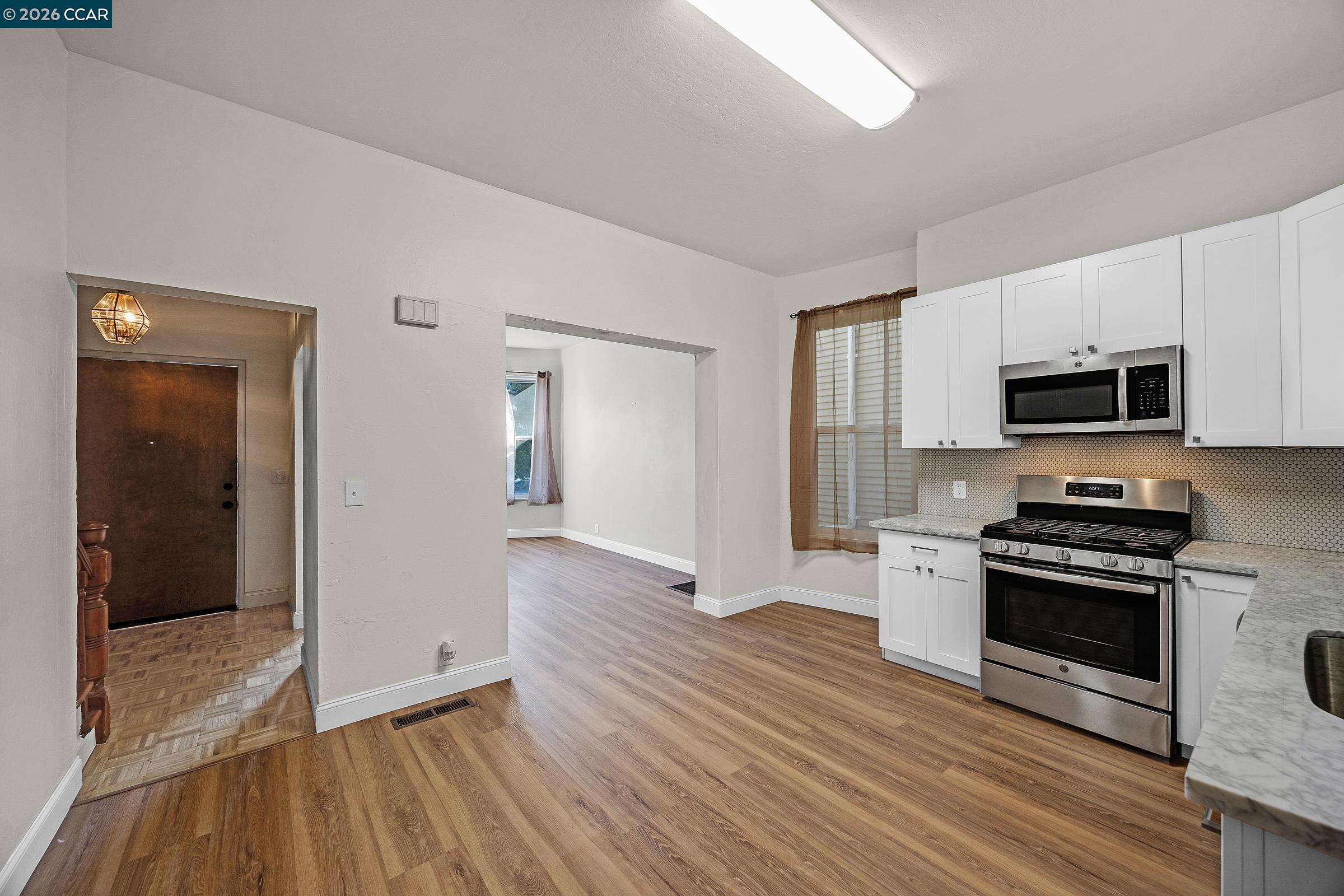 Detail Gallery Image 11 of 30 For 1923 West St, Oakland,  CA 94612 - 3 Beds | 2 Baths