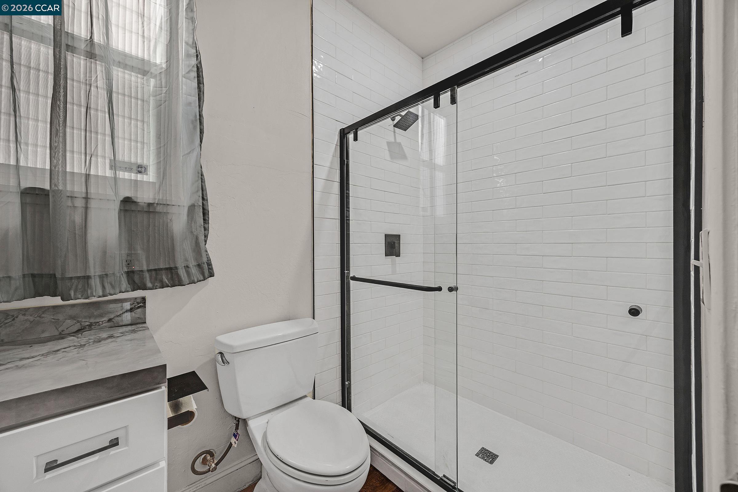 Detail Gallery Image 17 of 30 For 1923 West St, Oakland,  CA 94612 - 3 Beds | 2 Baths