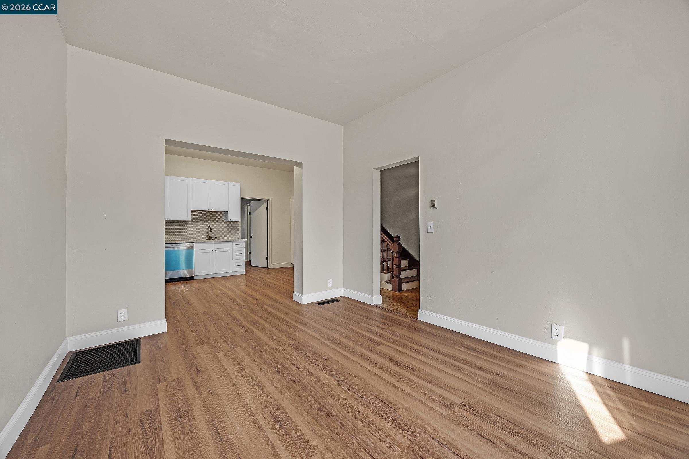 Detail Gallery Image 7 of 30 For 1923 West St, Oakland,  CA 94612 - 3 Beds | 2 Baths