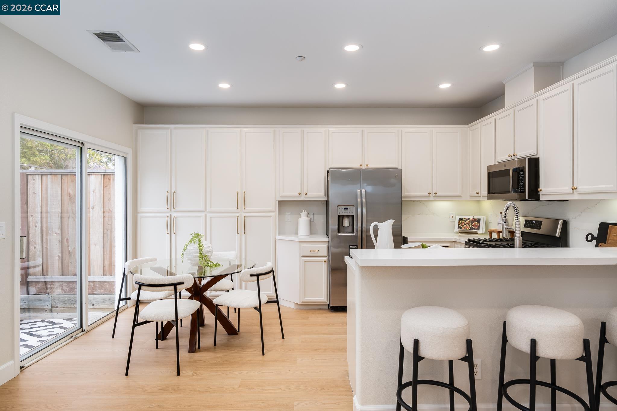 Detail Gallery Image 12 of 29 For 170 Shadowhill Cir, San Ramon,  CA 94583 - 4 Beds | 2/1 Baths