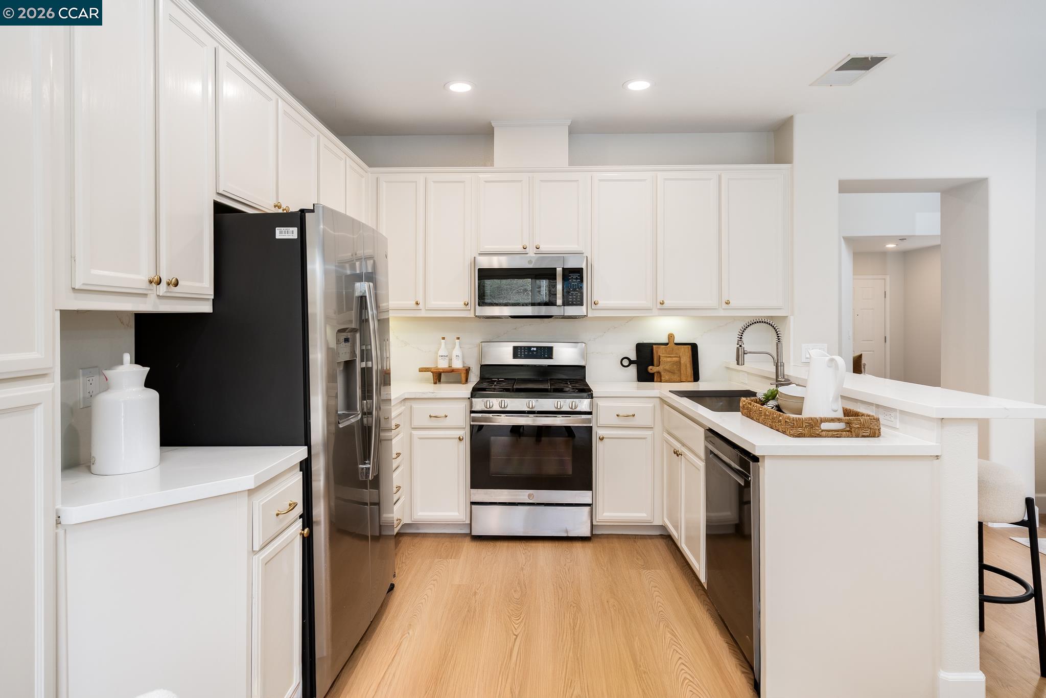 Detail Gallery Image 13 of 29 For 170 Shadowhill Cir, San Ramon,  CA 94583 - 4 Beds | 2/1 Baths