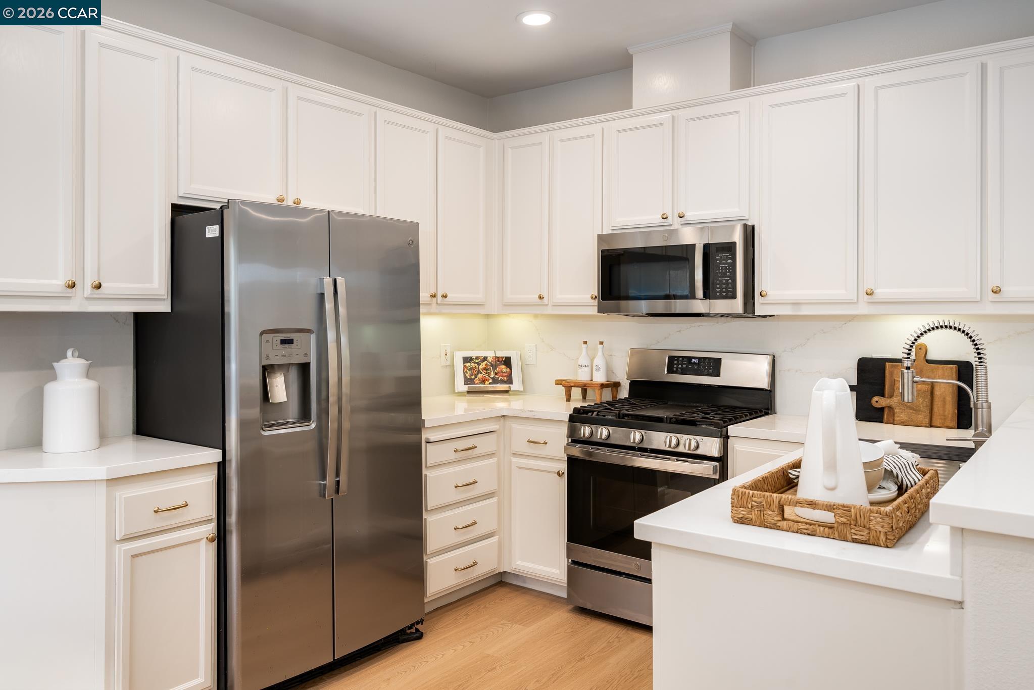 Detail Gallery Image 14 of 29 For 170 Shadowhill Cir, San Ramon,  CA 94583 - 4 Beds | 2/1 Baths