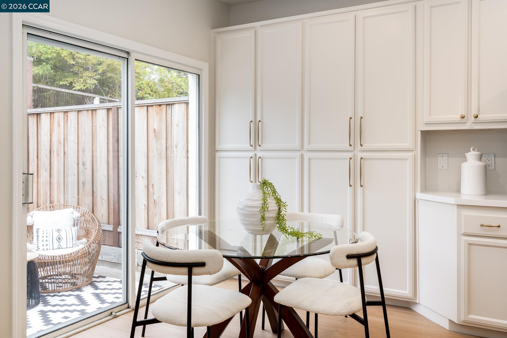 Detail Gallery Image 15 of 29 For 170 Shadowhill Cir, San Ramon,  CA 94583 - 4 Beds | 2/1 Baths