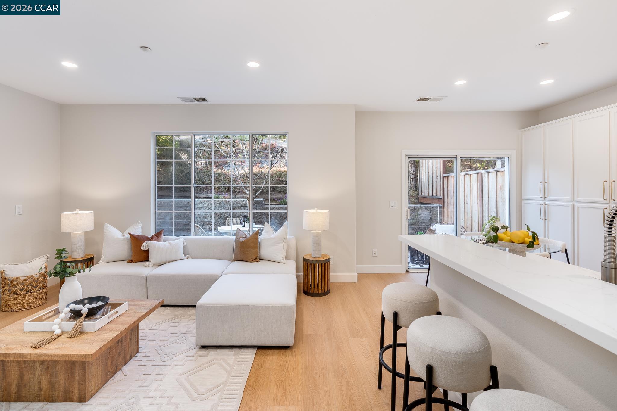 Detail Gallery Image 8 of 29 For 170 Shadowhill Cir, San Ramon,  CA 94583 - 4 Beds | 2/1 Baths