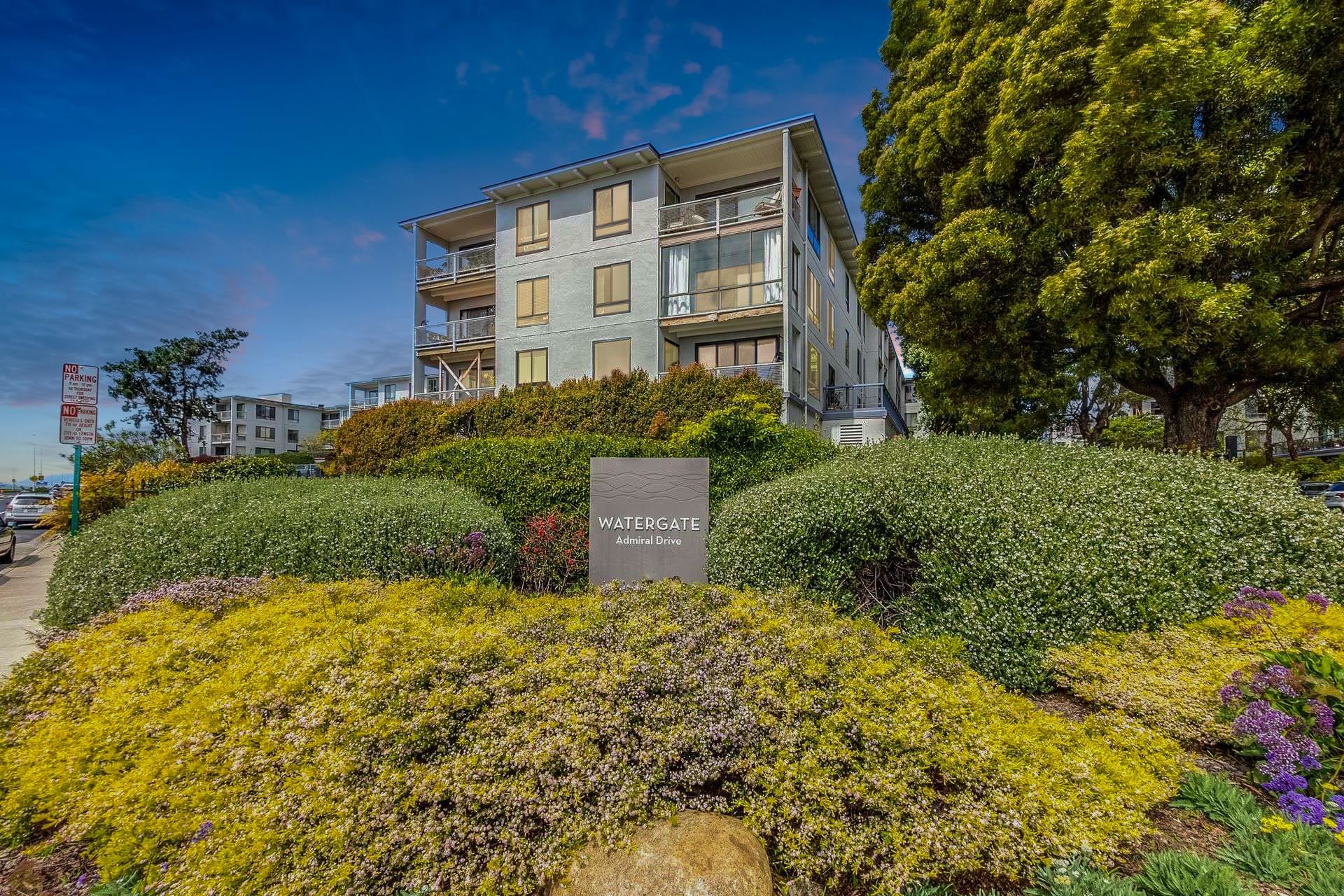 Browse active condo listings in EMERYVILLE