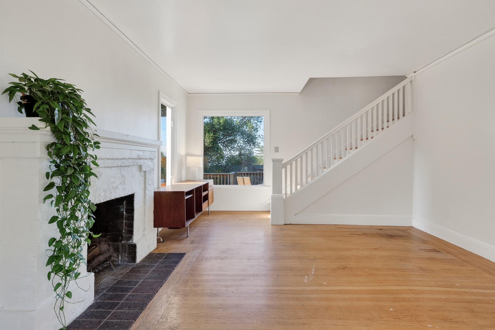 Detail Gallery Image 4 of 24 For 1106 Cragmont Ave, Berkeley,  CA 94708 - 2 Beds | 1 Baths
