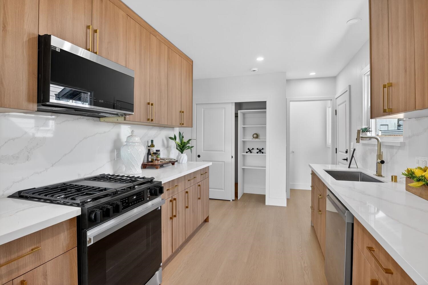 Detail Gallery Image 11 of 32 For 356 Belleview Dr, San Leandro,  CA 94577 - 3 Beds | 2 Baths