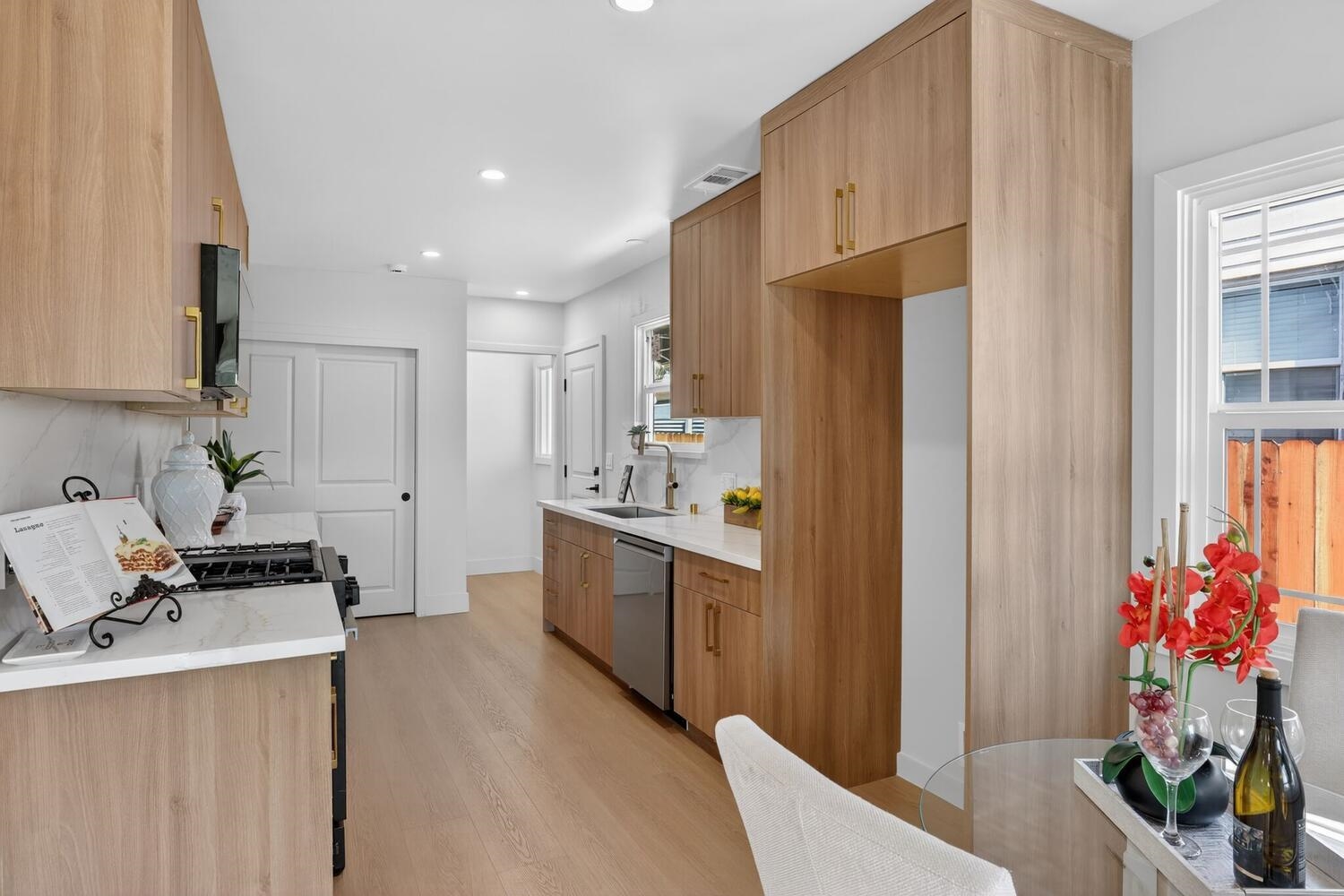 Detail Gallery Image 13 of 32 For 356 Belleview Dr, San Leandro,  CA 94577 - 3 Beds | 2 Baths