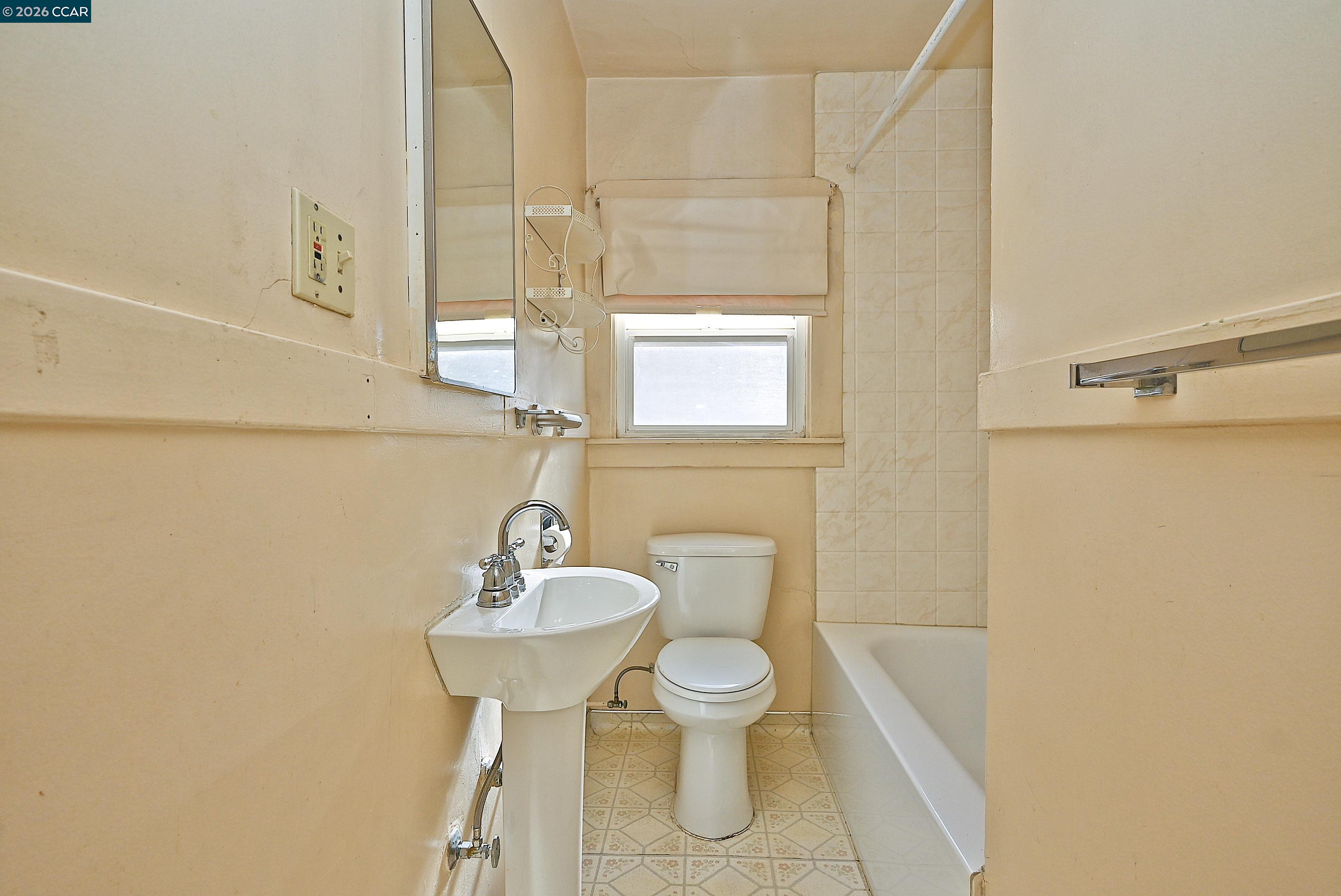 Detail Gallery Image 28 of 48 For 209-211 Arroyo Ave, San Leandro,  CA 94577 - – Beds | – Baths