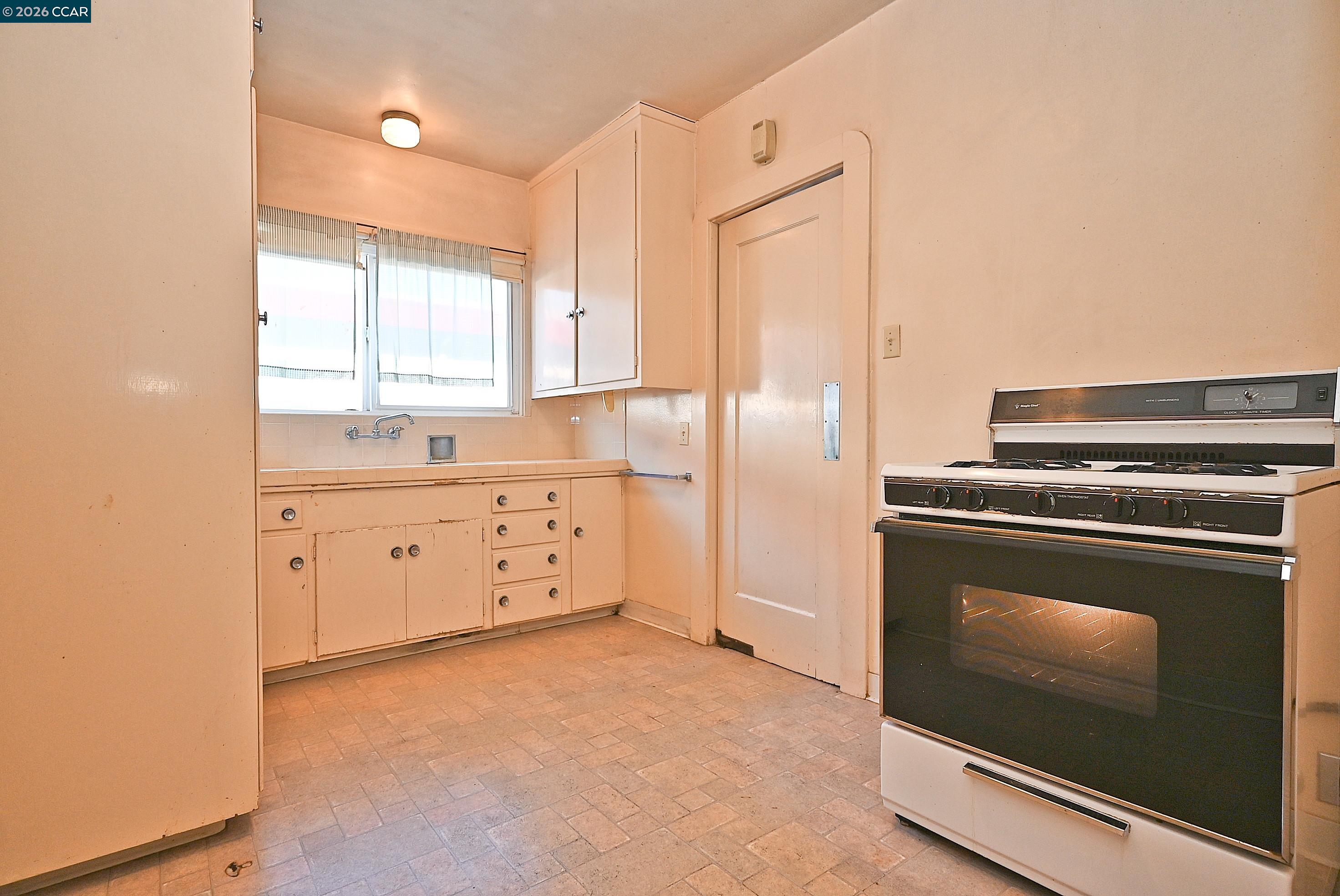 Detail Gallery Image 43 of 48 For 209-211 Arroyo Ave, San Leandro,  CA 94577 - – Beds | – Baths