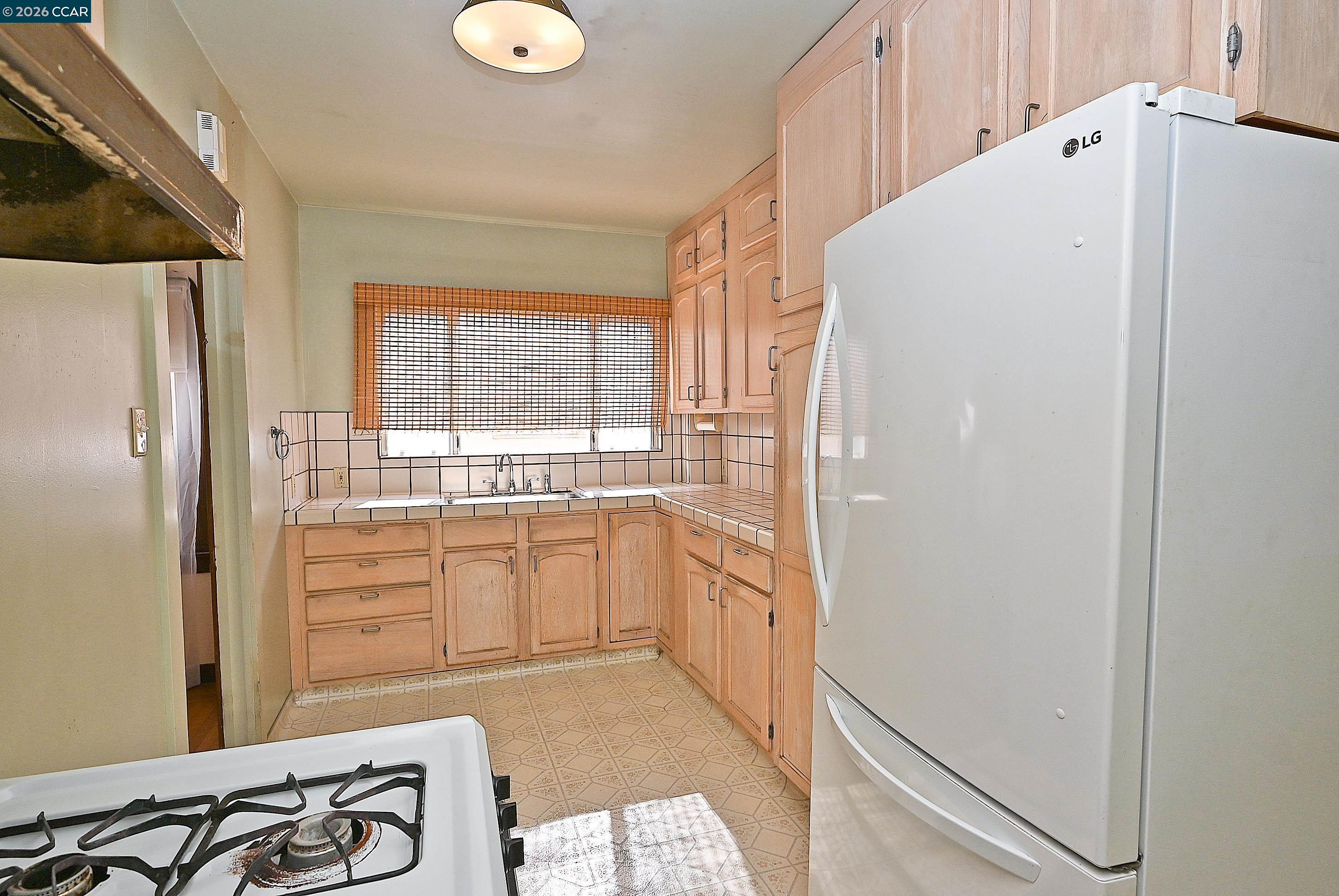 Detail Gallery Image 25 of 48 For 209 Arroyo Ave, San Leandro,  CA 94577 - 2 Beds | 2 Baths