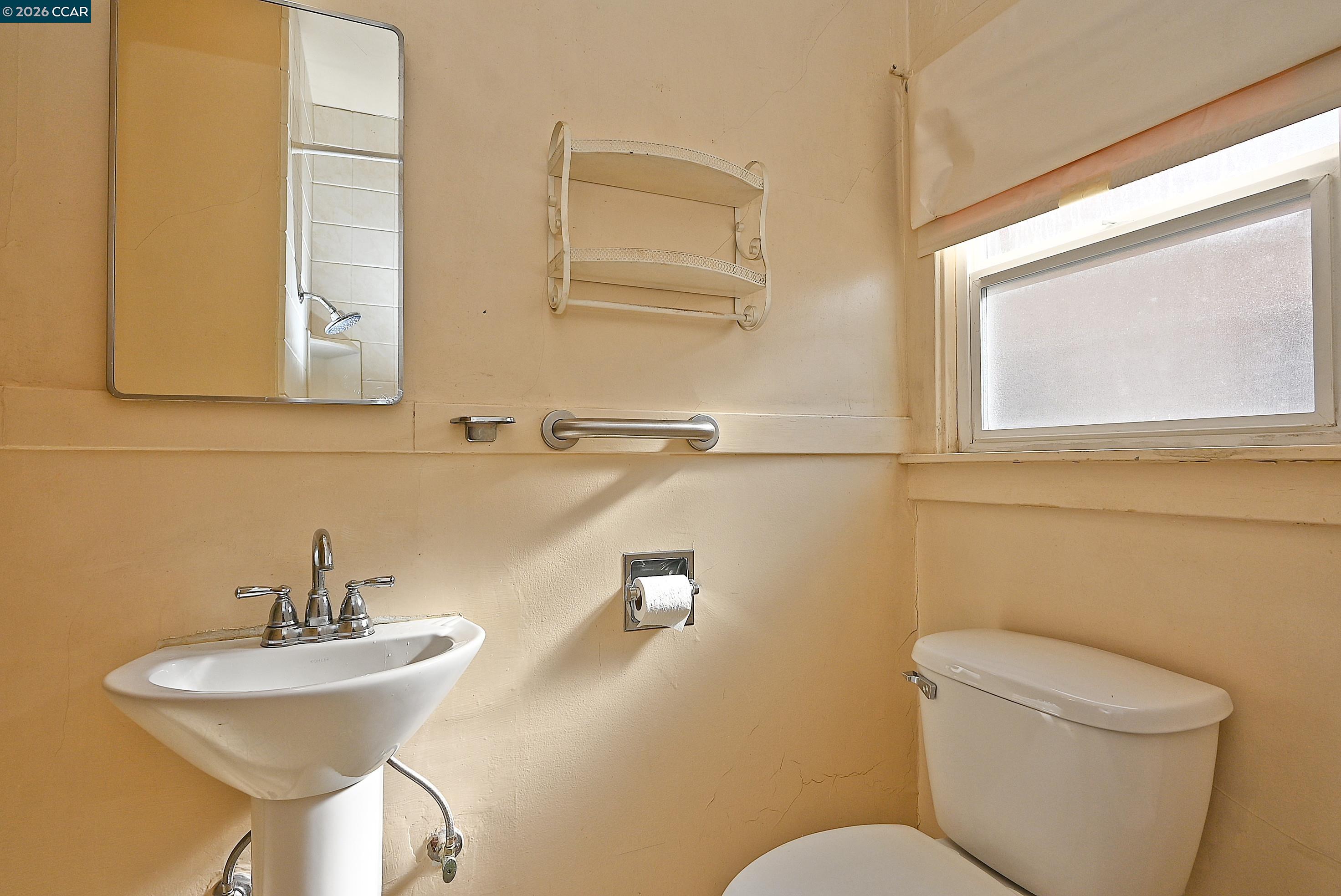 Detail Gallery Image 30 of 48 For 209 Arroyo Ave, San Leandro,  CA 94577 - 2 Beds | 2 Baths