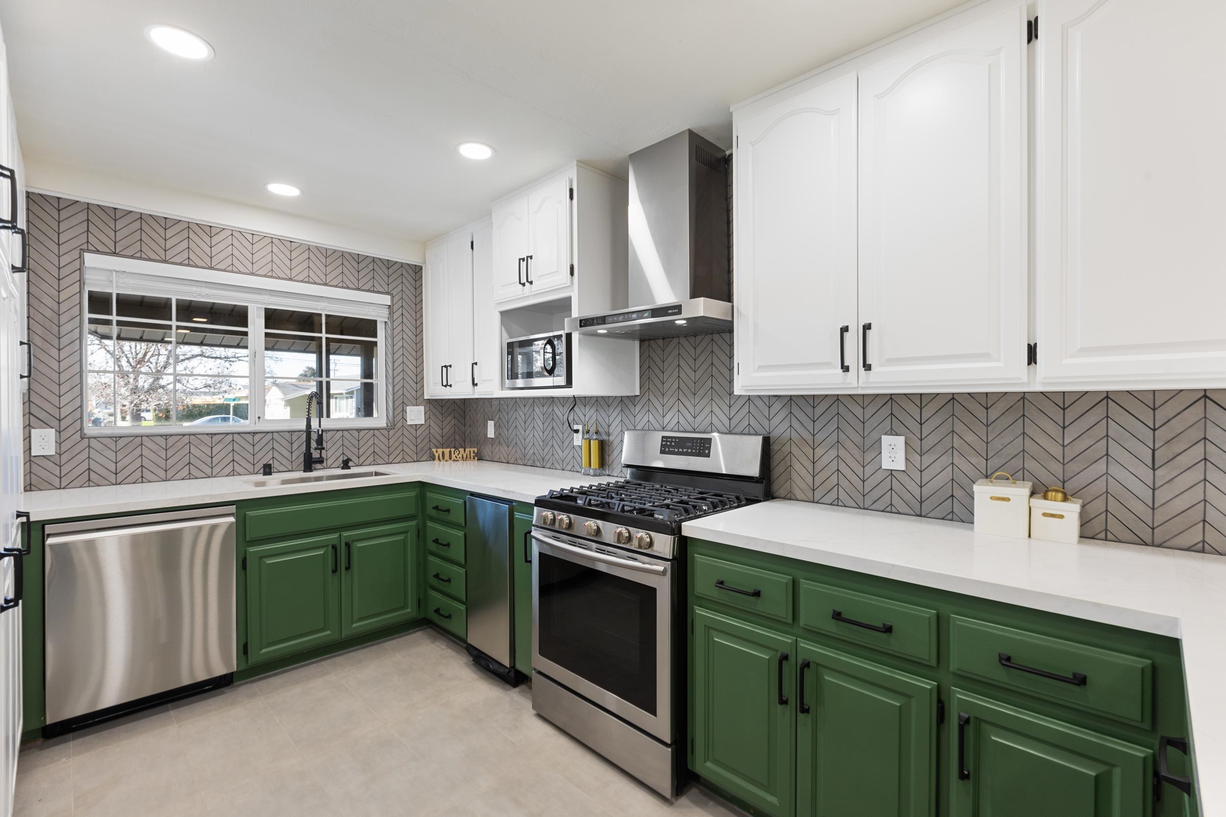 Detail Gallery Image 16 of 59 For 38952 Emrol Ave, Fremont,  CA 94536-7313 - 6 Beds | 3 Baths