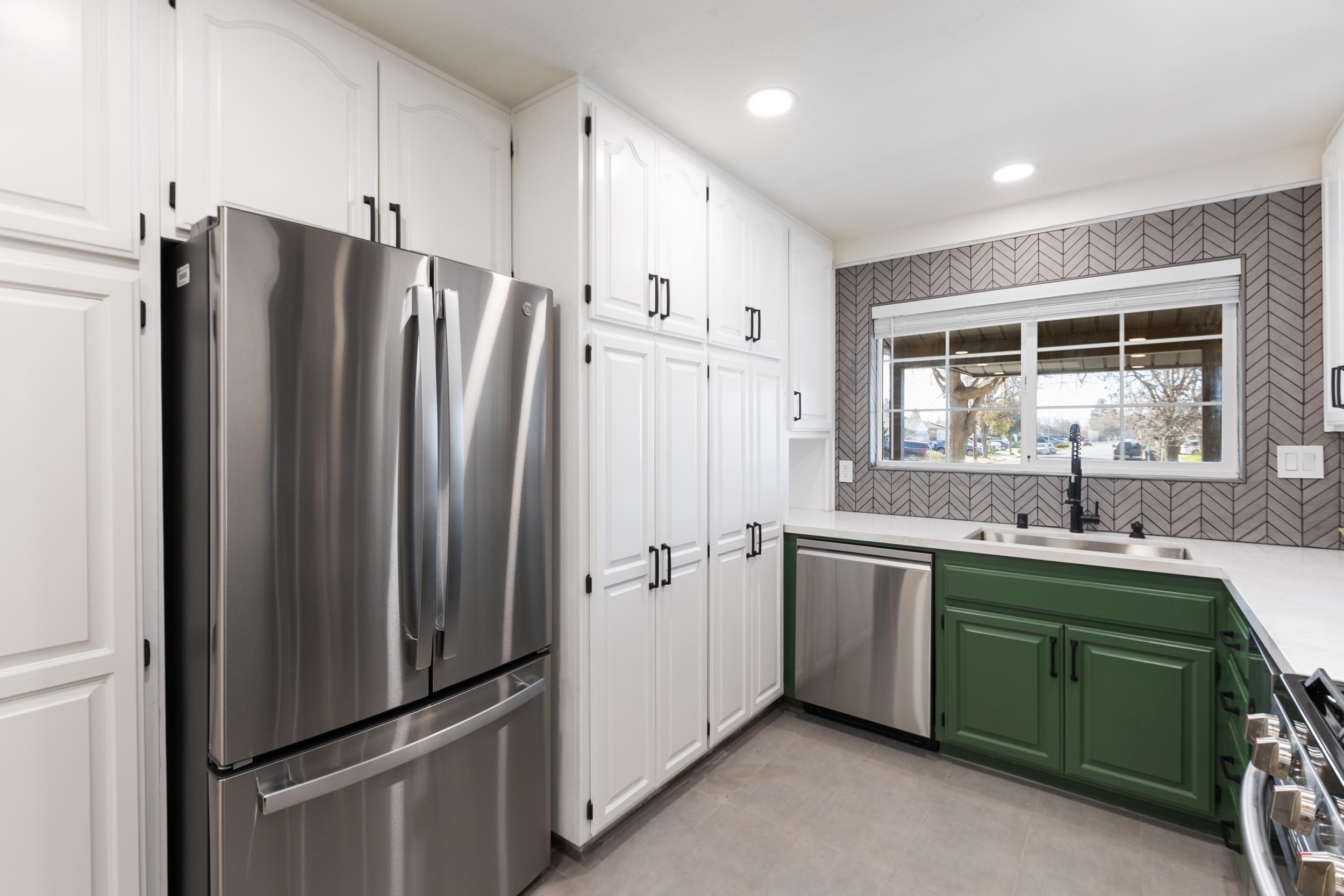 Detail Gallery Image 17 of 59 For 38952 Emrol Ave, Fremont,  CA 94536-7313 - 6 Beds | 3 Baths