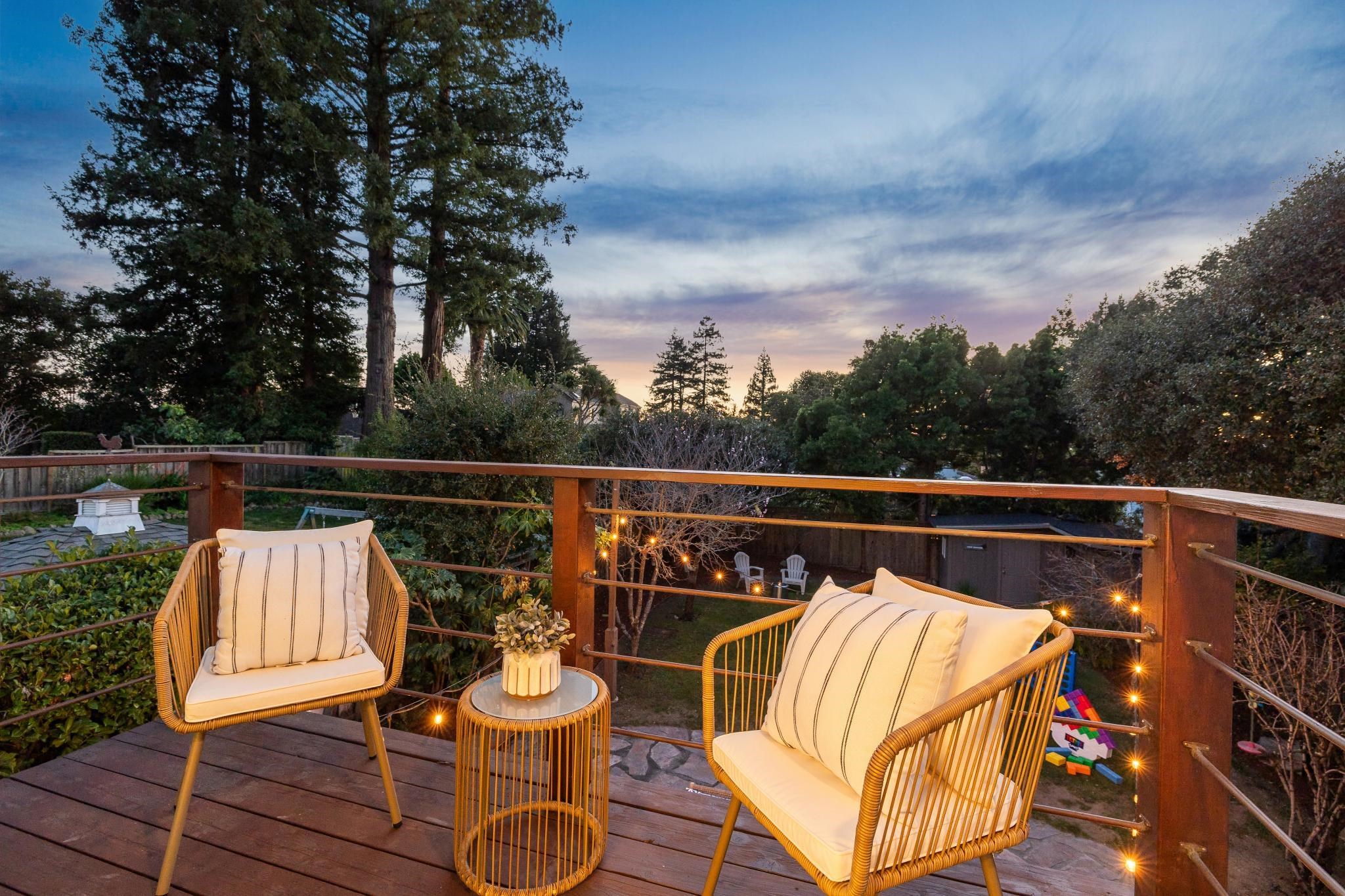 Detail Gallery Image 2 of 10 For 46 Ardmore Rd, Kensington,  CA 94707 - 3 Beds | 3 Baths