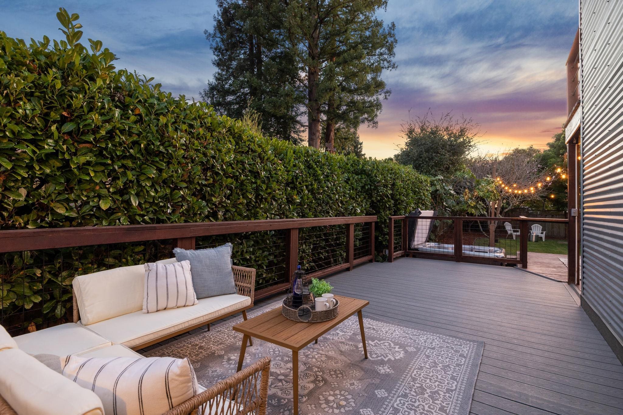 Detail Gallery Image 10 of 10 For 46 Ardmore Rd, Kensington,  CA 94707 - 3 Beds | 3 Baths