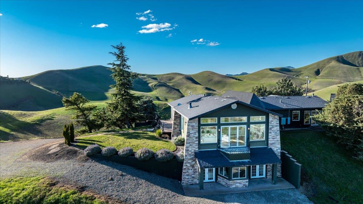 Detail Gallery Image 2 of 60 For 12400 Morgan Territory Rd, Livermore,  CA 94551 - 5 Beds | 5/1 Baths