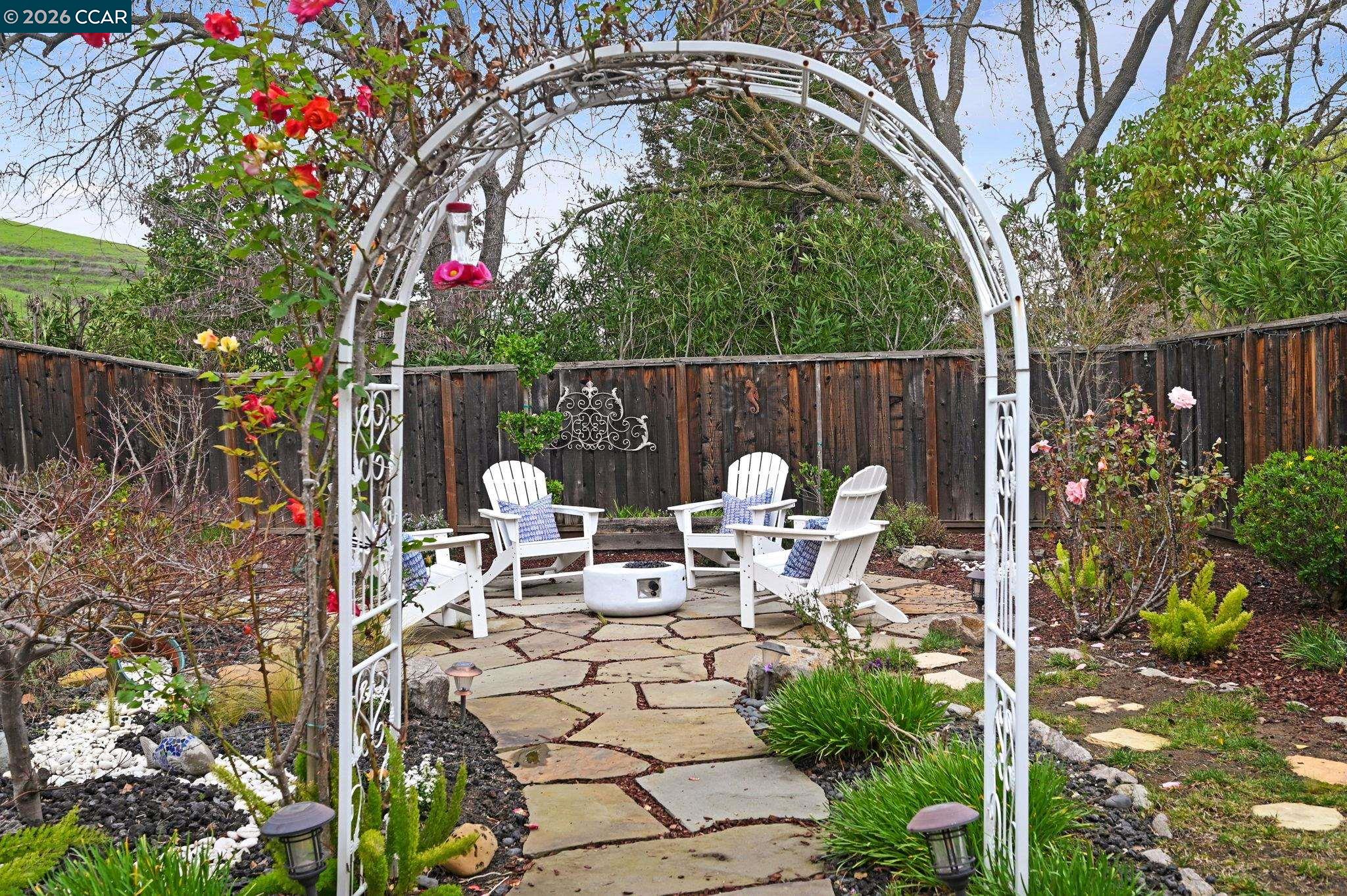 Detail Gallery Image 25 of 37 For 2020 Shady Creek Pl, Danville,  CA 94526 - 4 Beds | 2/1 Baths