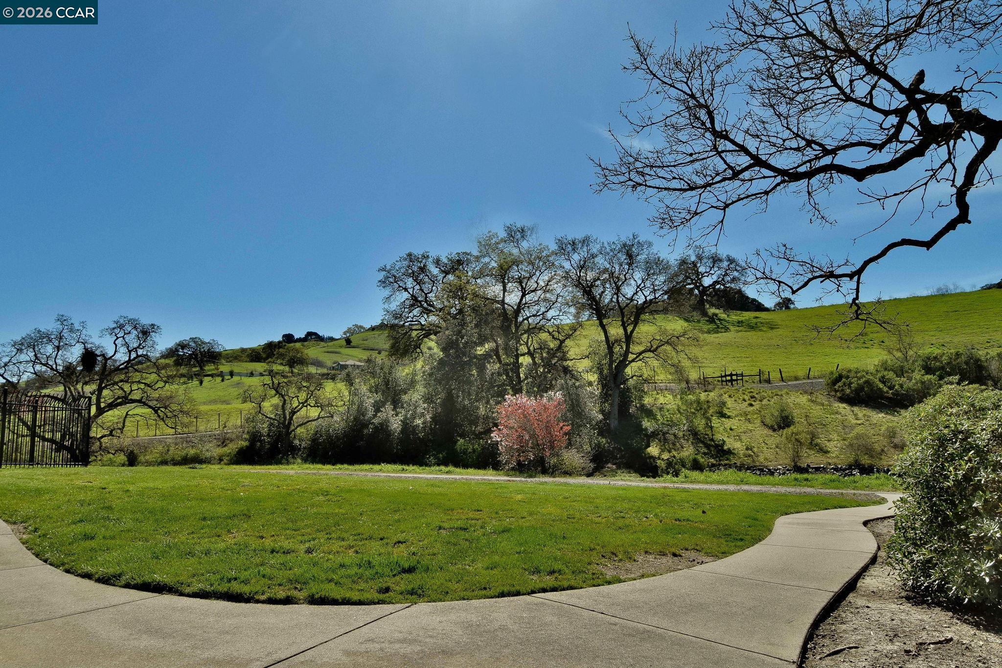 Detail Gallery Image 35 of 37 For 2020 Shady Creek Pl, Danville,  CA 94526 - 4 Beds | 2/1 Baths