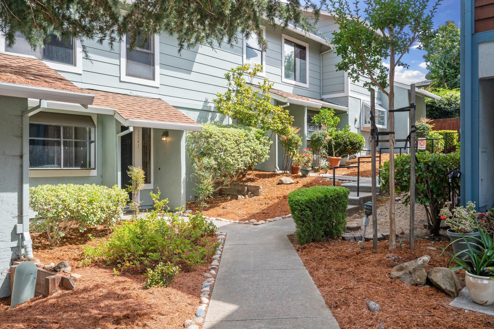 Front Image Thumbnail for EB41123033