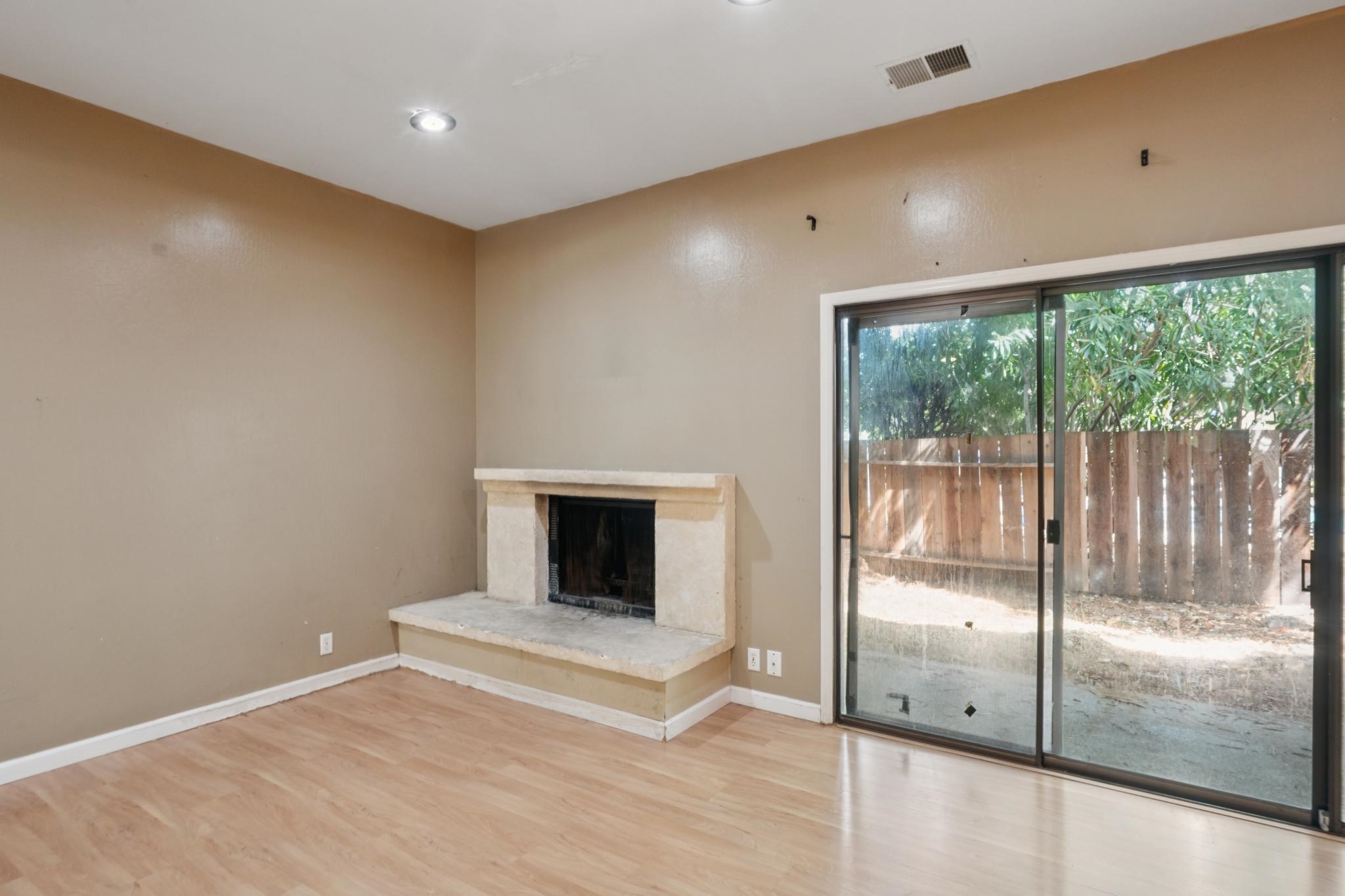 Detail Gallery Image 11 of 57 For 3241 Monika Lane, Hayward,  CA 94541 - 3 Beds | 2/1 Baths