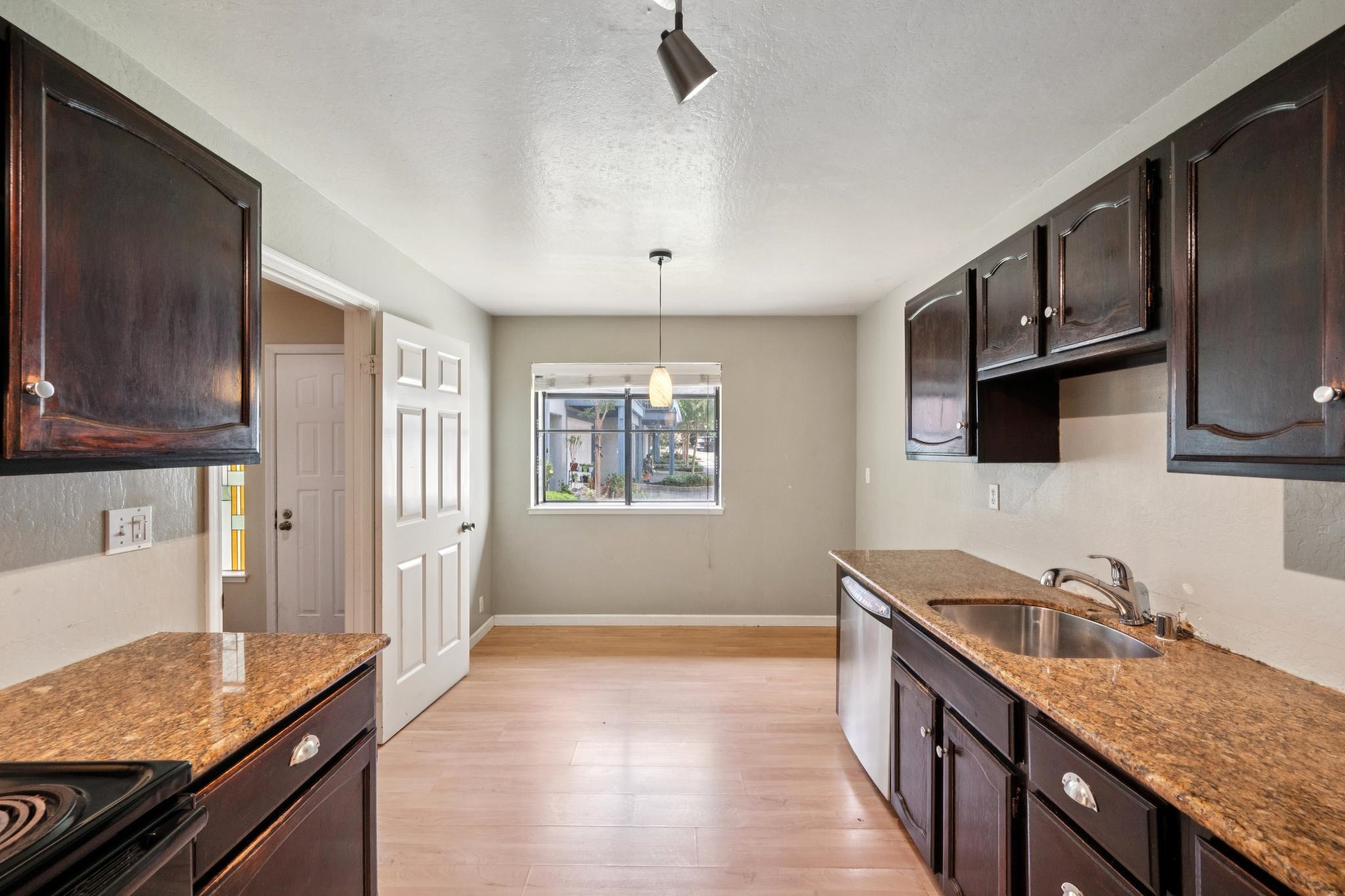 Detail Gallery Image 22 of 57 For 3241 Monika Lane, Hayward,  CA 94541 - 3 Beds | 2/1 Baths