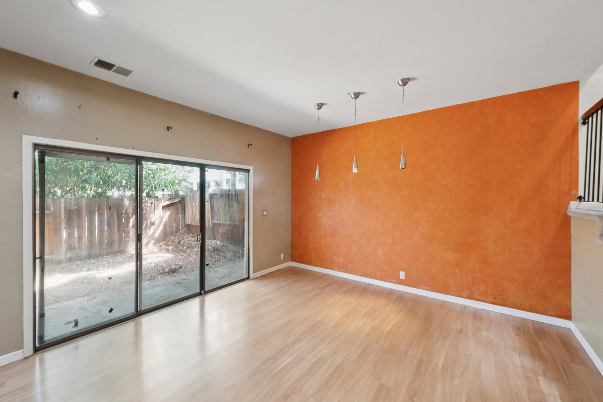 Detail Gallery Image 9 of 57 For 3241 Monika Lane, Hayward,  CA 94541 - 3 Beds | 2/1 Baths